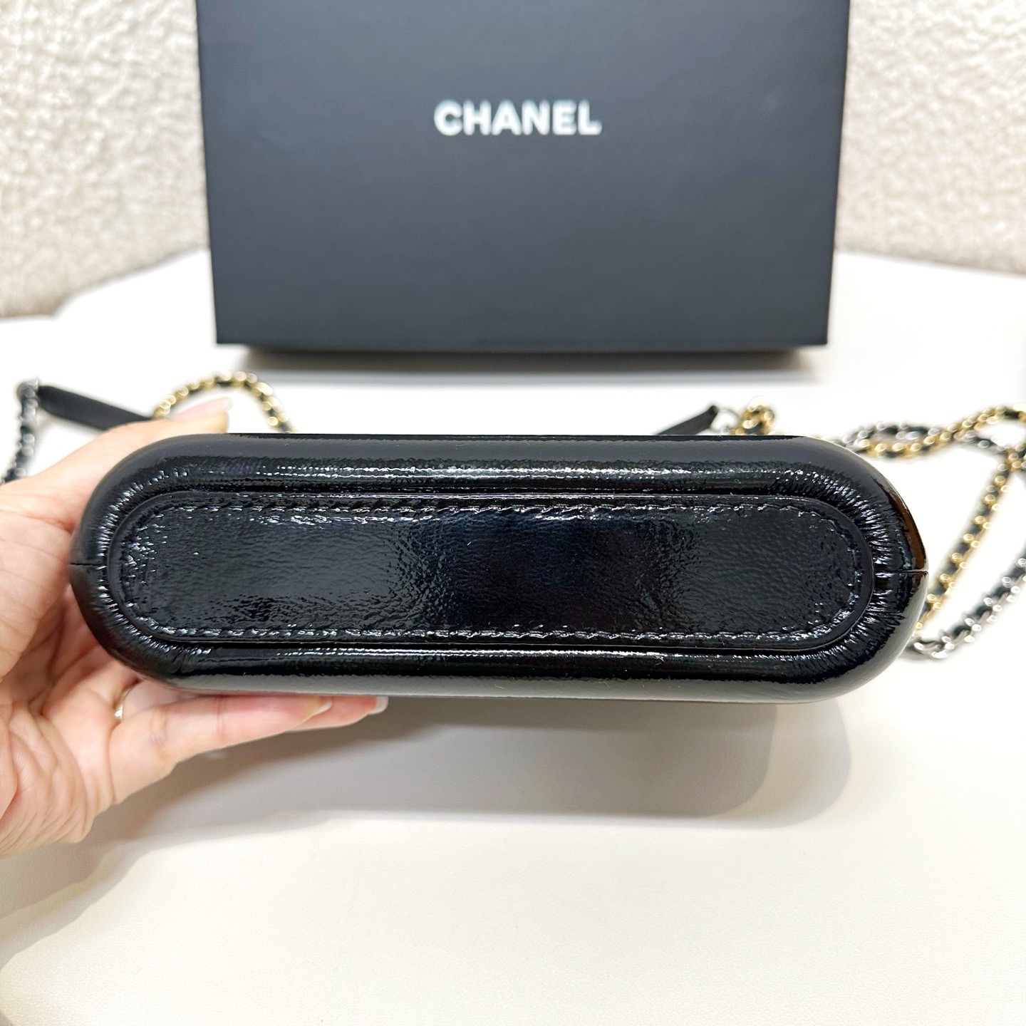 【預訂貨品】Chanel mini 黑金流浪包