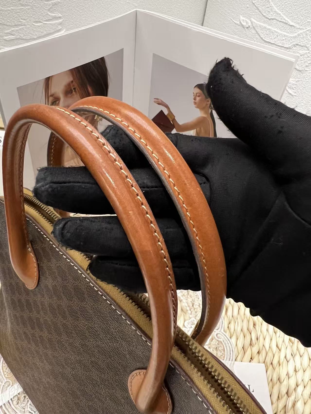 Celine Vintage Macadam Canvas Bolide Bag（揹帶款）