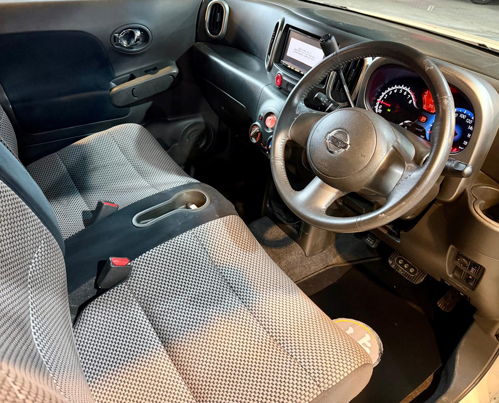 Nissan CUBE RIDER 2010