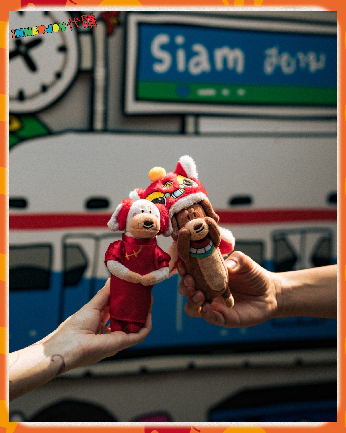 搶購 | 泰國人氣IP Bobby and Friends 臘腸狗盲盒 🧧 新年系列  「Just A Little Lion Dance」 泰國本土品牌 舊稱Saus.BKK