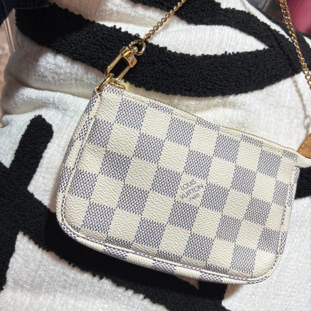 Lv mini pochette azur 100%Authentic, 98%new