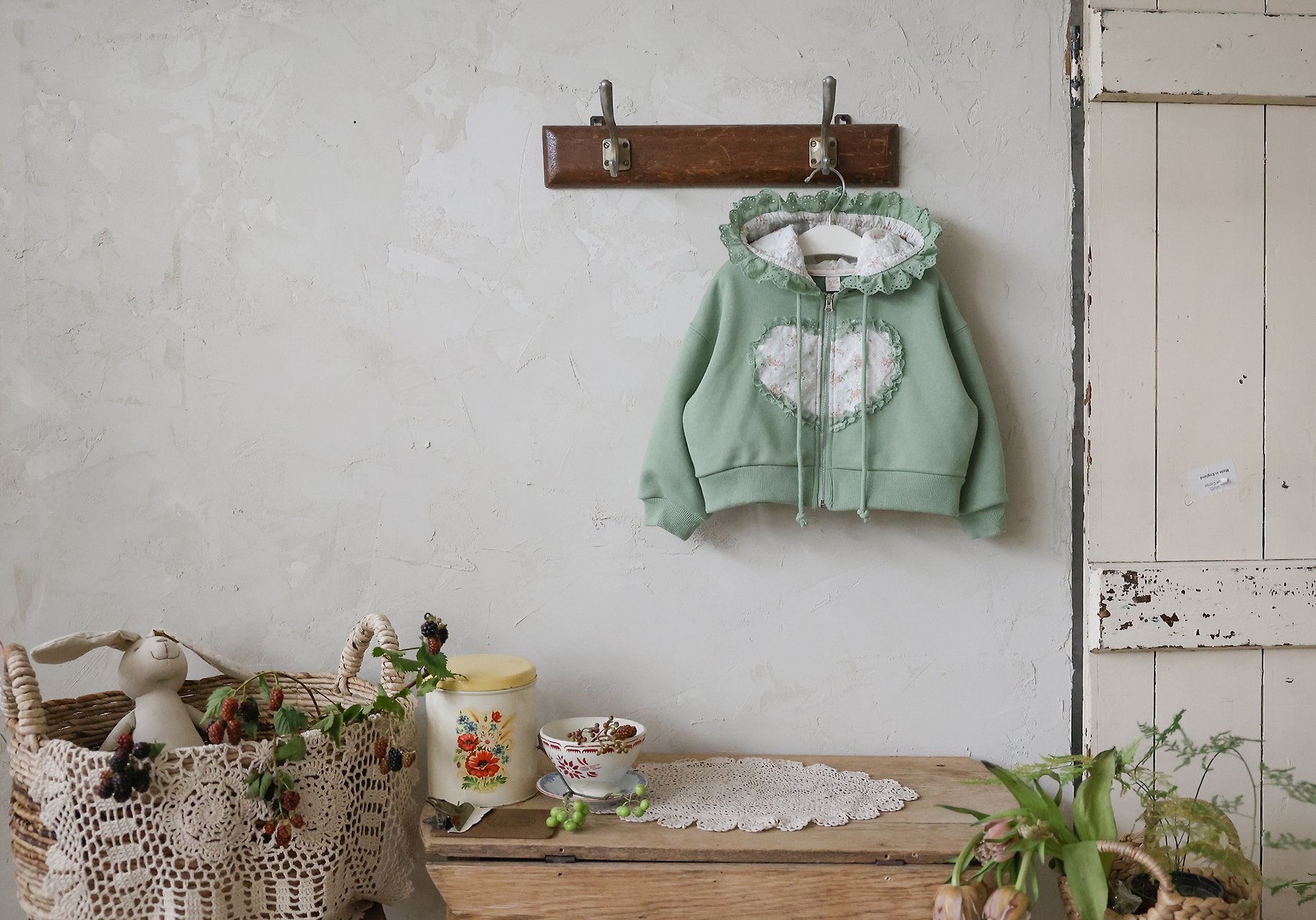 Flo | Heart ring hood JP