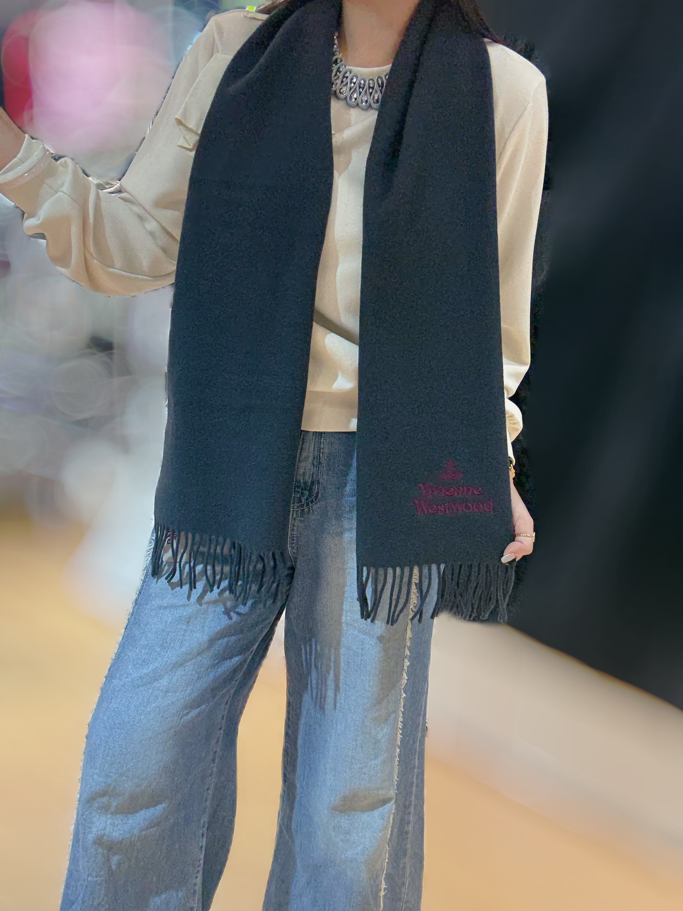 VW EMB scarf dark grey