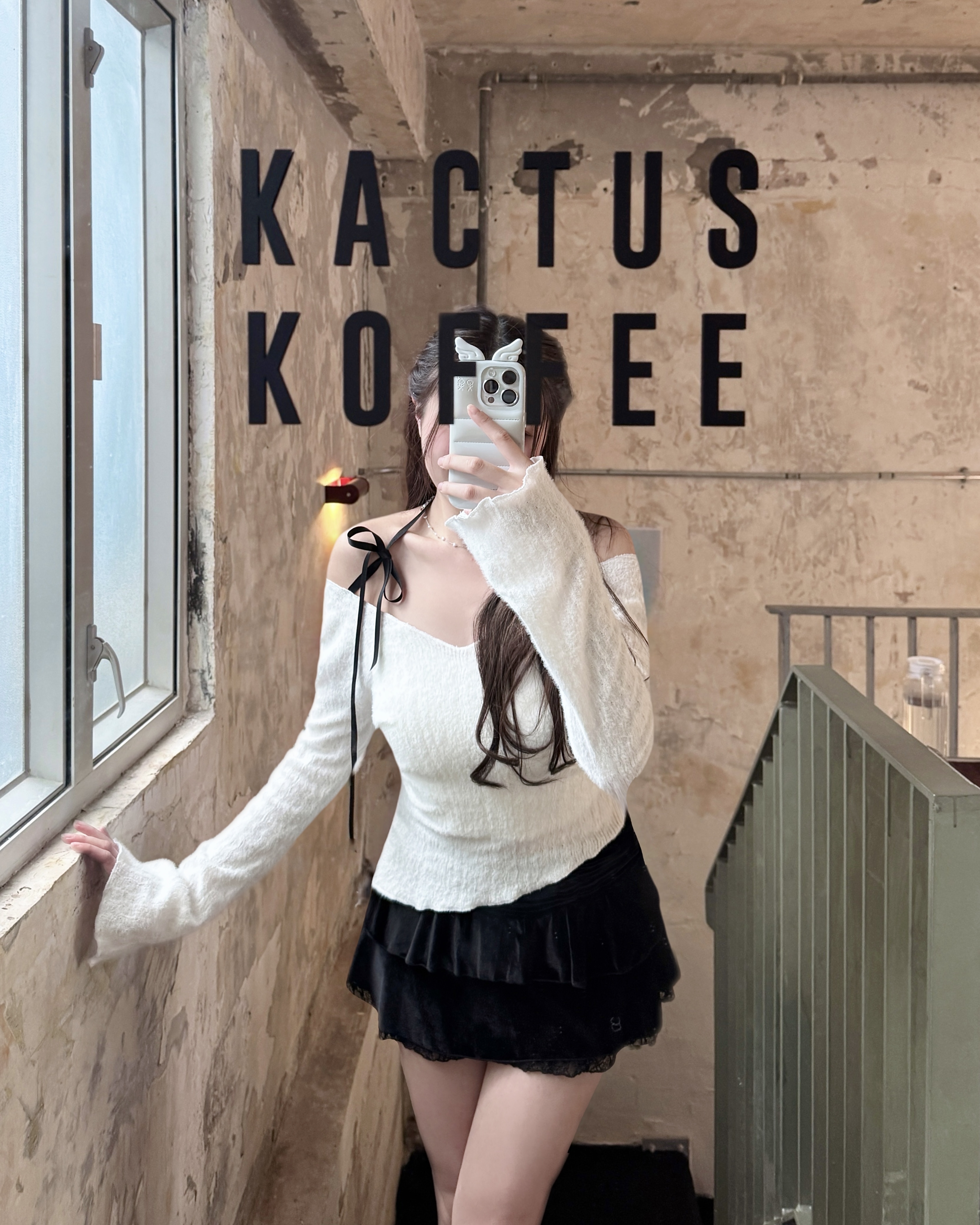 【 新品追加 ♪🎀 | 溫柔浪漫結合💕多變化！輕薄毛絨絲帶設計感喇叭袖上衣˚ʚɞ 】 Romantic Ruffle Top(三色入)