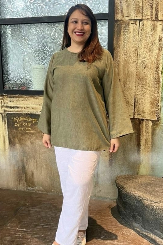BASIC TOP in Olive