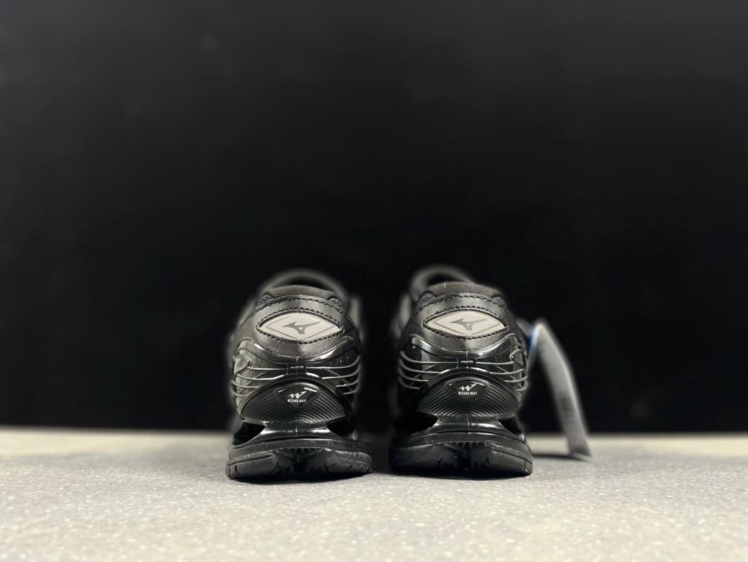 Mizuno Wave Prophecy LS 