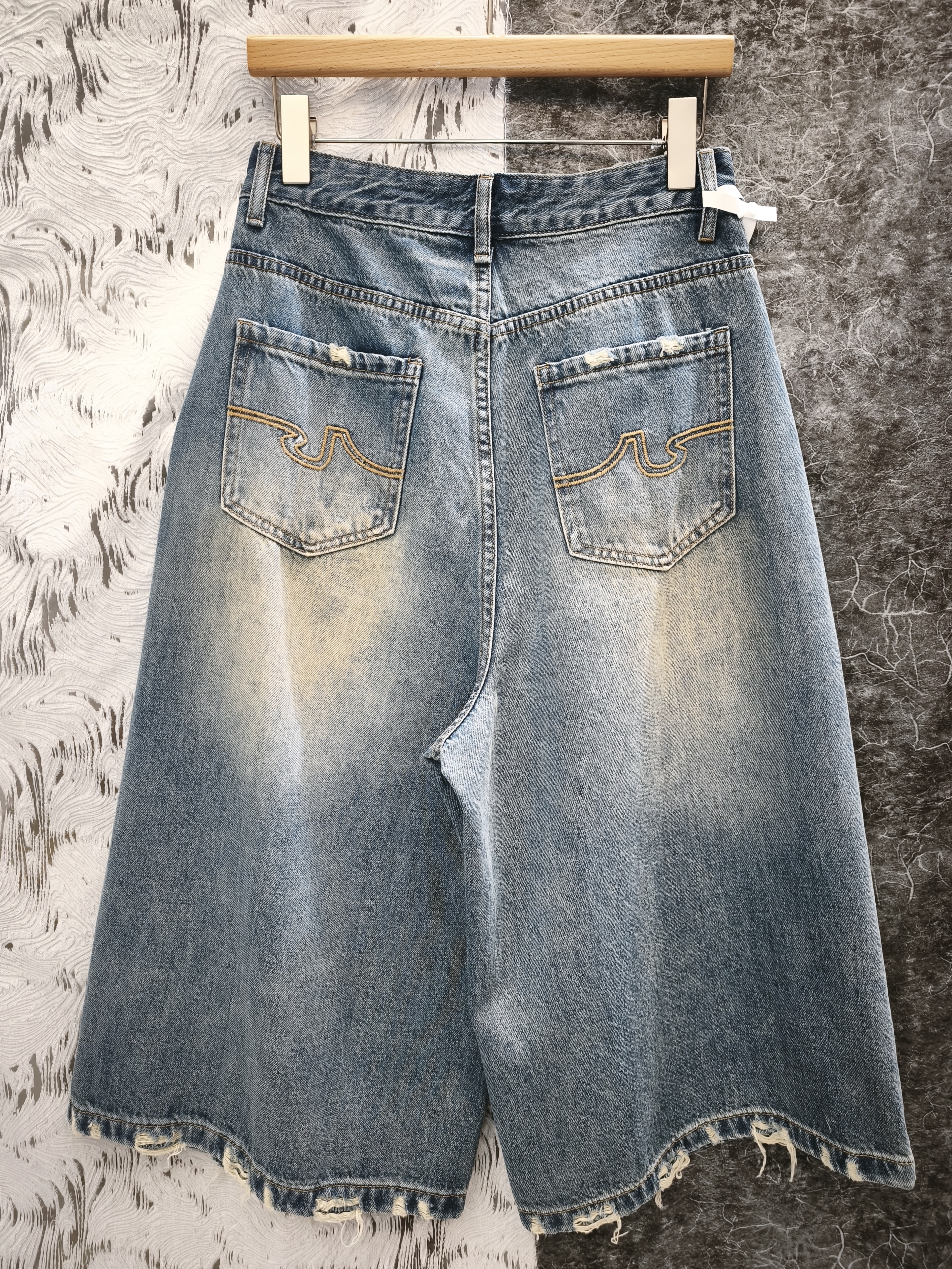 彩色貓鬚七分牛仔褲