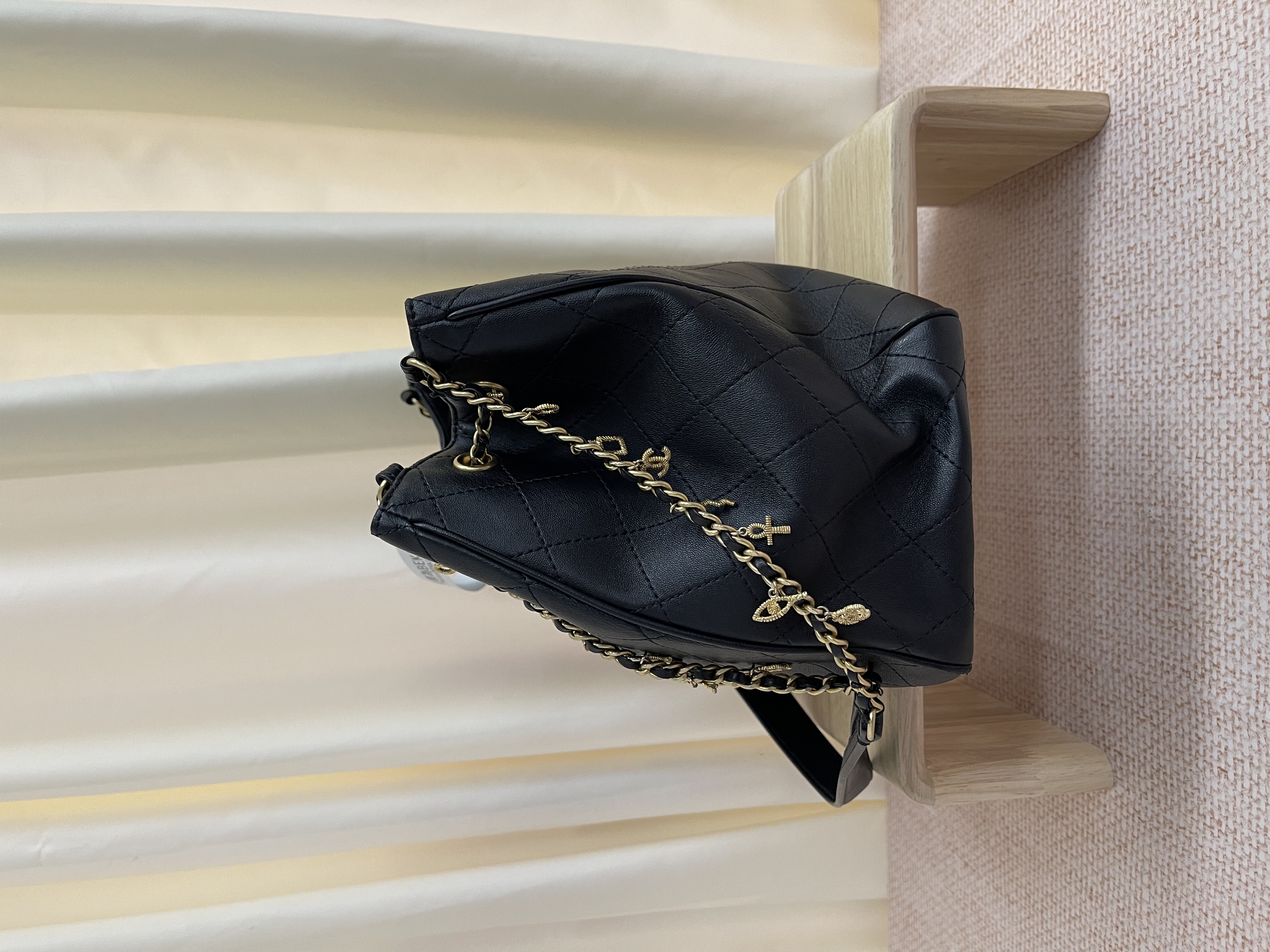 Pre-owned Chanel Bucket Bag/ Product Code: 26022104