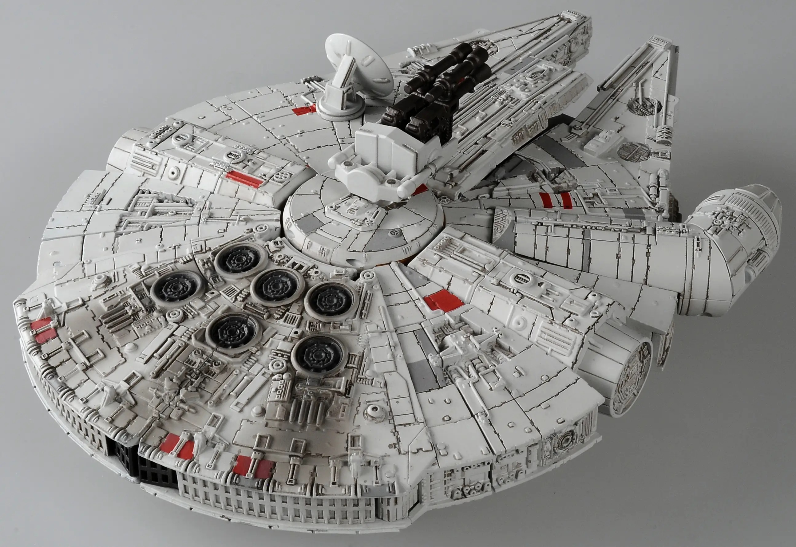 Star Wars/Transformers 02 Millennium Falcon