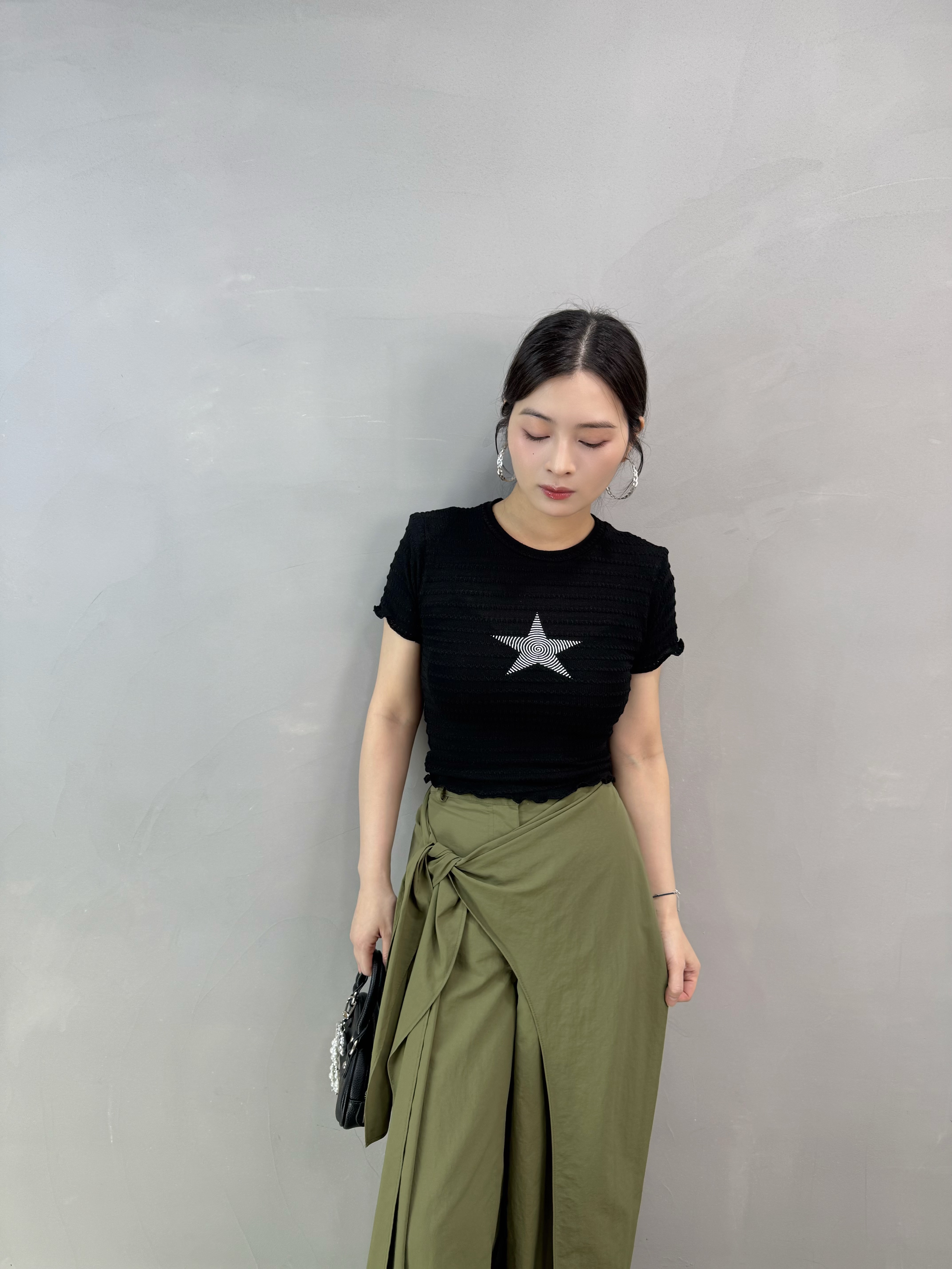 Q77 木耳邊星星針織tee