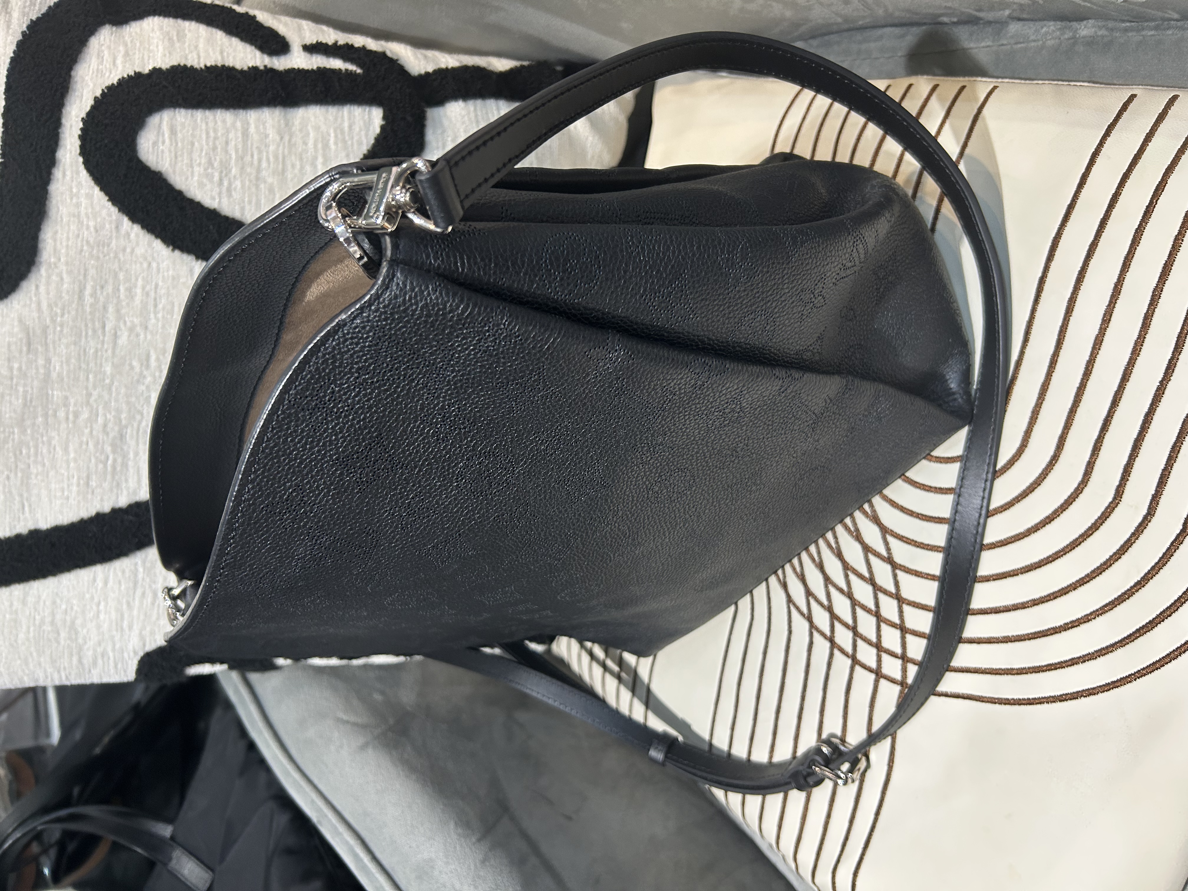 Lv Babylon 2way bag black calfskin 100%Authentic ,98%new✅dust bag W27cm x D15cm x H32cm