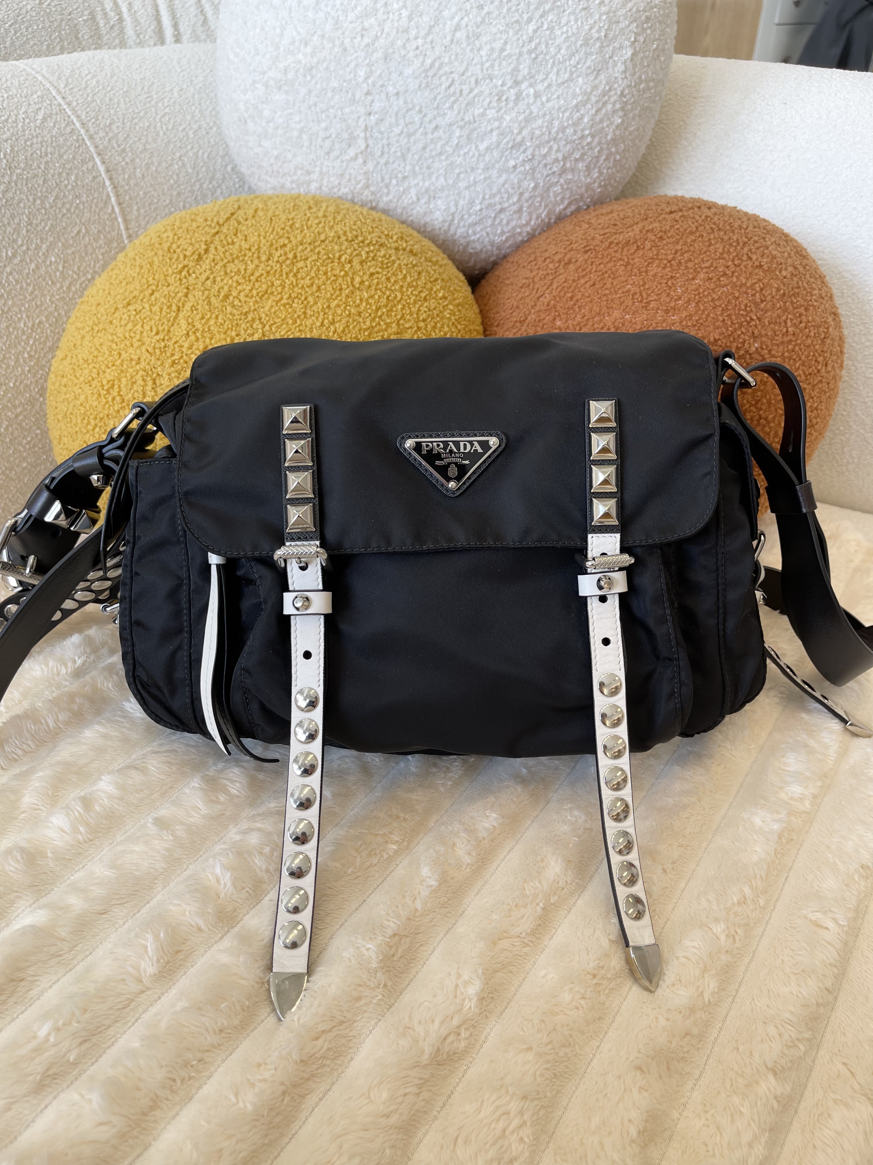 Pre-Owned PRADA Nylon Cross Body Bag / Product Code: 248602