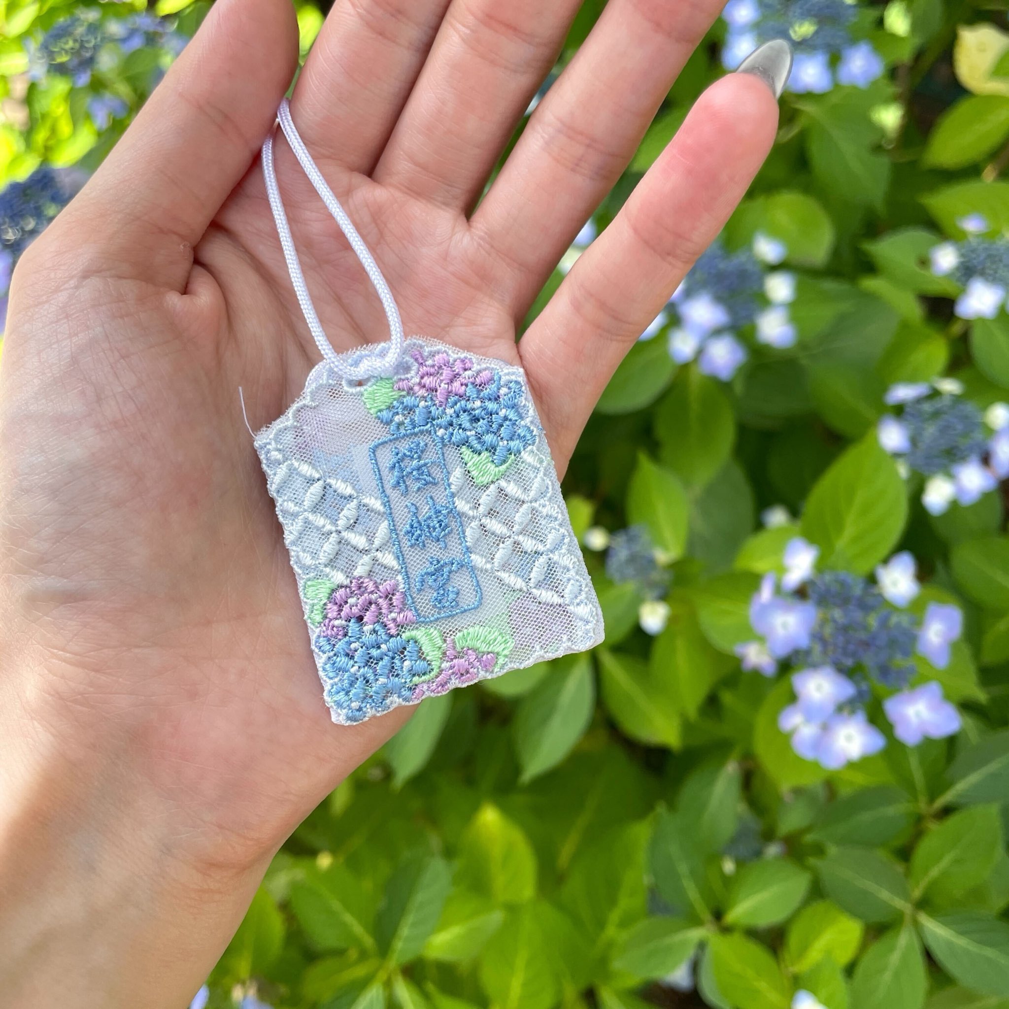 《Pre-Order》(期間限定) 紫陽花御守 あじさいレースお守｜櫻神宮