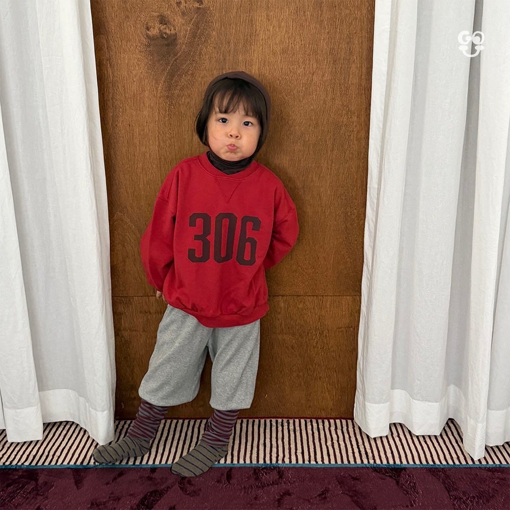 GOU | Versatile Hooded Turtleneck (with mom)
