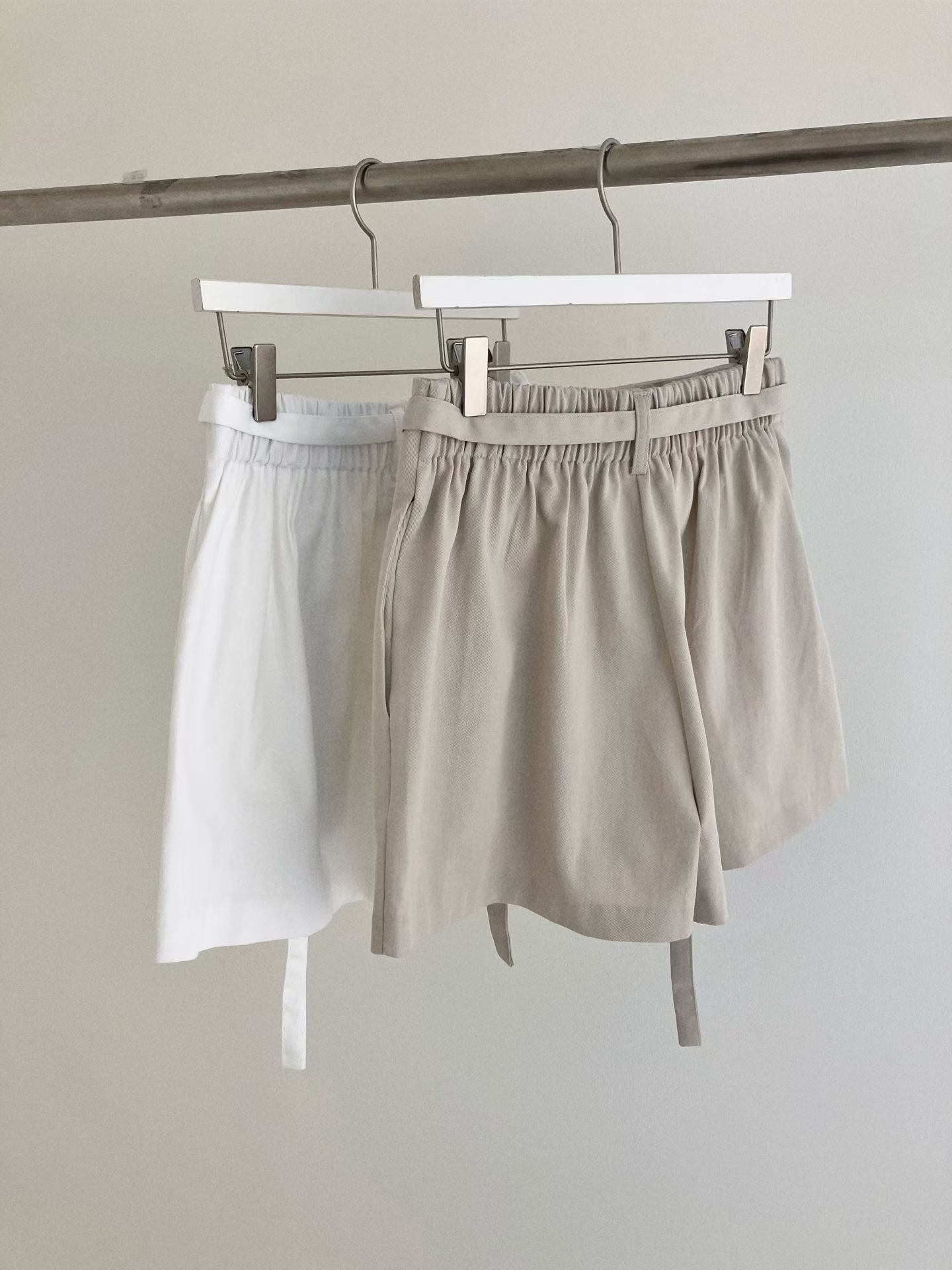 HA4 腰帶後橡根腰百摺褲