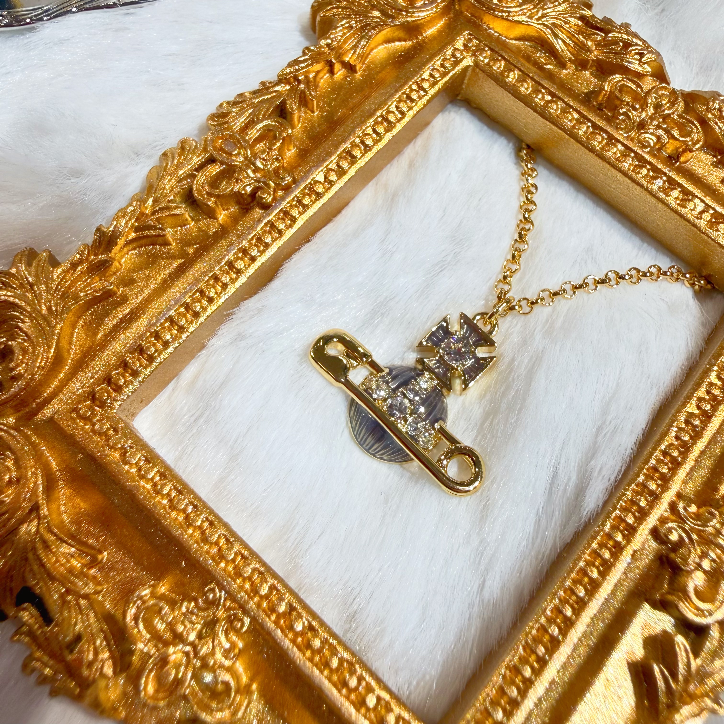 VW Kitty necklace dark grey/g