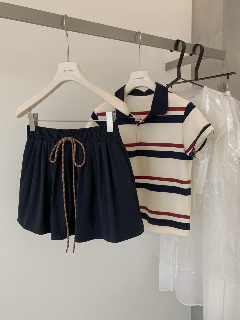 学姐Polo领条纹POLO衫+蓬蓬半身裙两件套套装 Striped T-shirt and Skirt Set