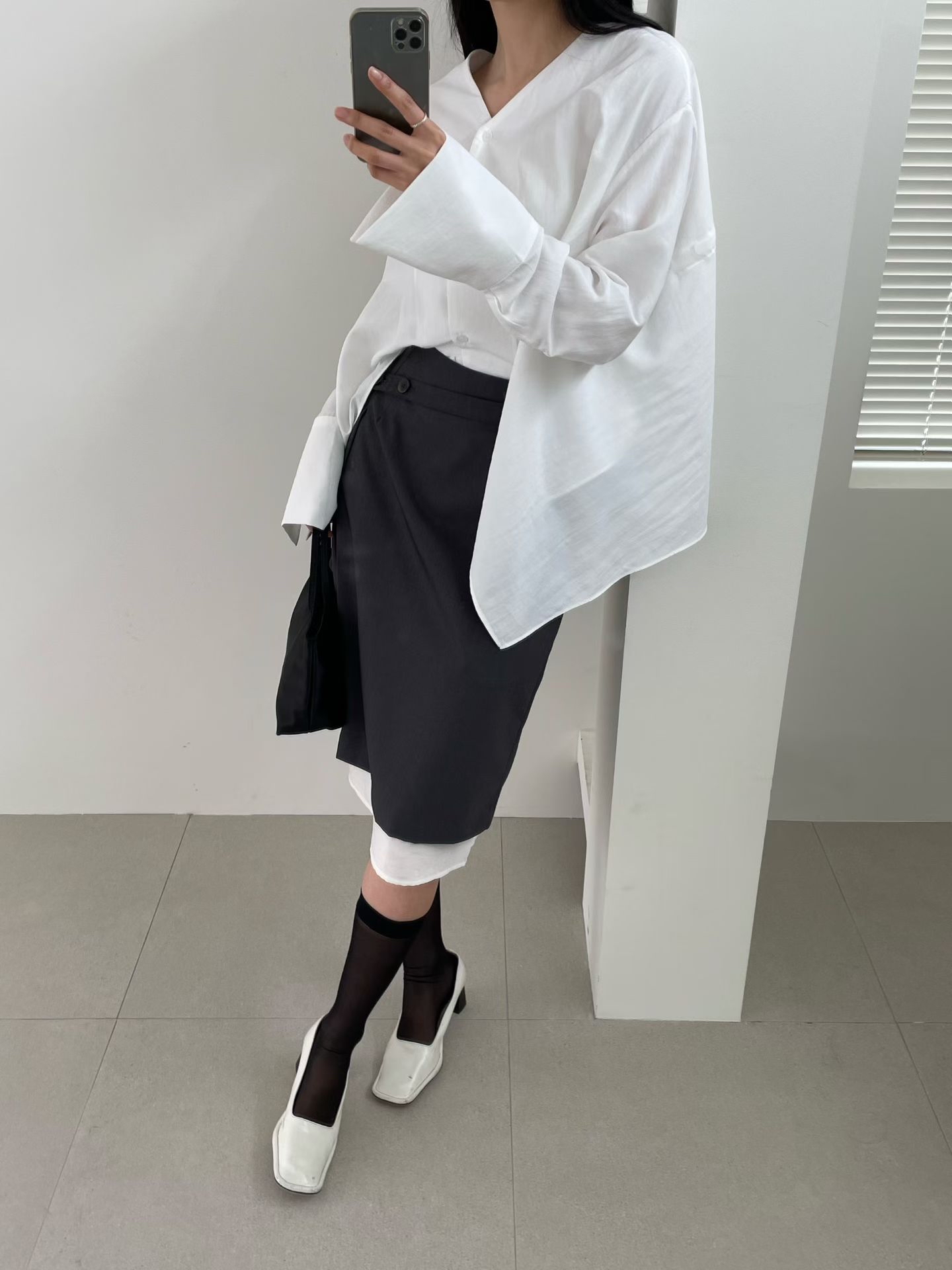 Shirred back flare unbalance blouse