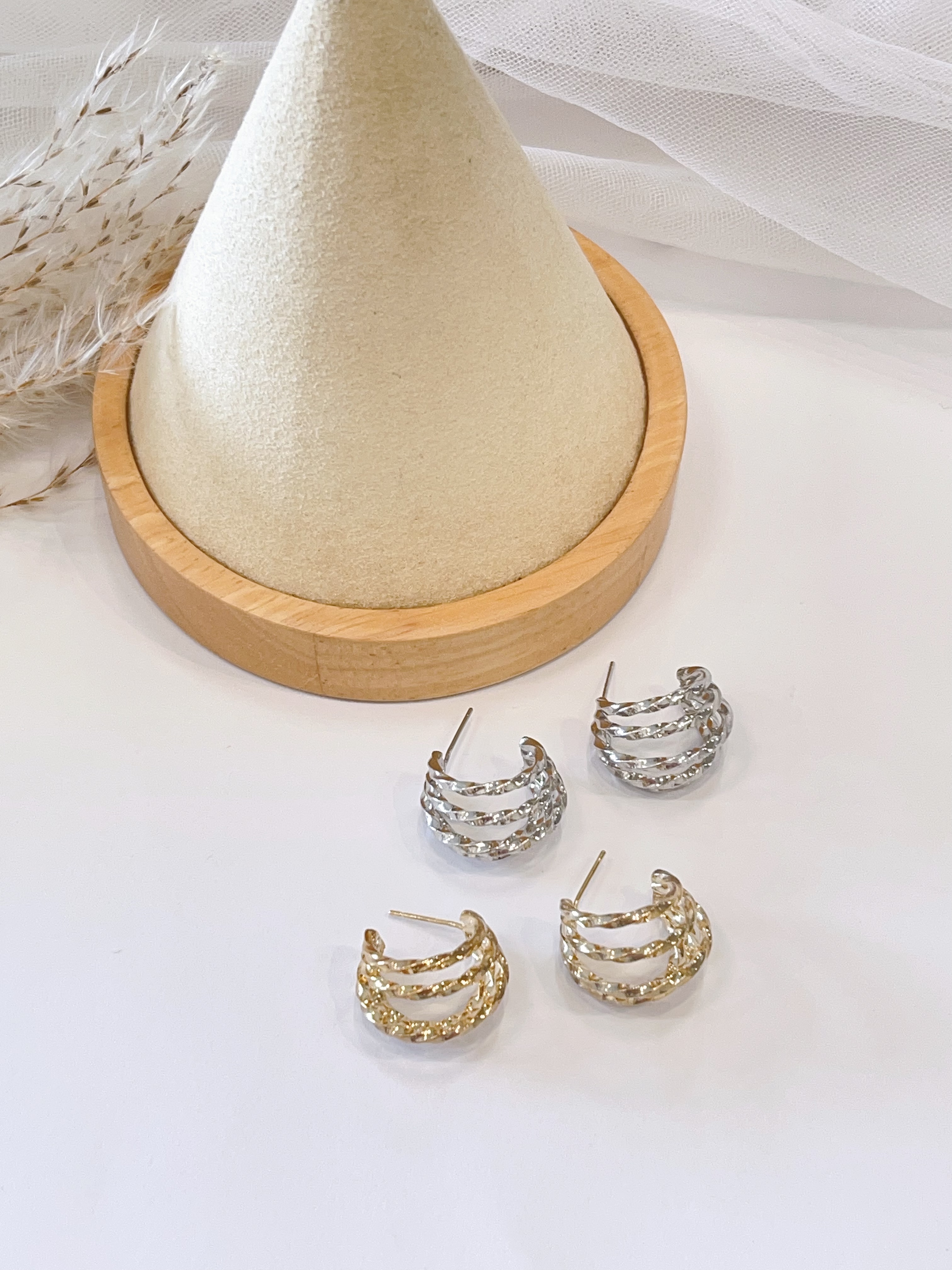 日常镂空线条C字耳环