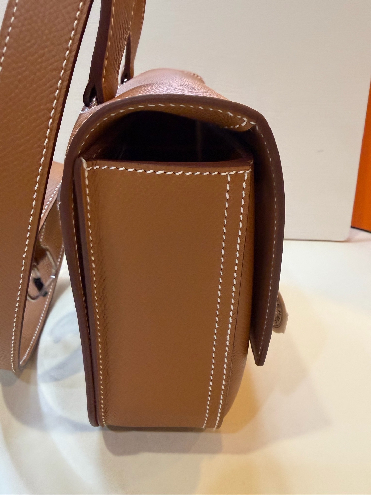 Pre-Owned HERMÉS Della mini Stamp W / Product Code: 26042426