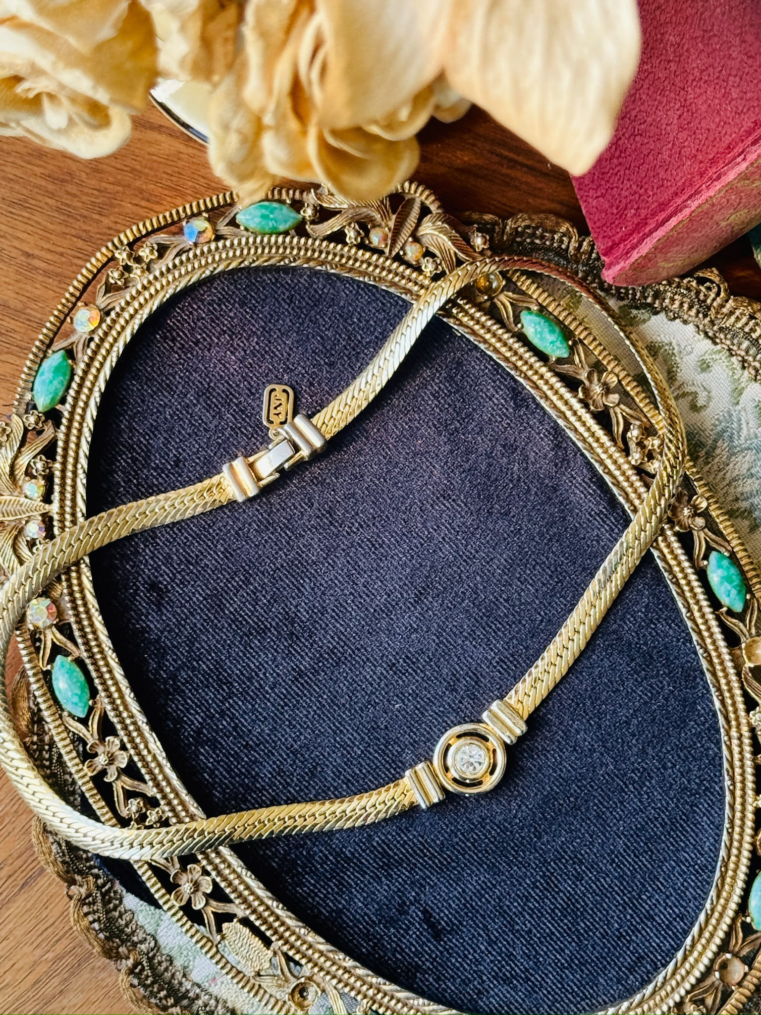 C. 1990s JNY Jones New York Designer Style Short Necklace (MT2692)
