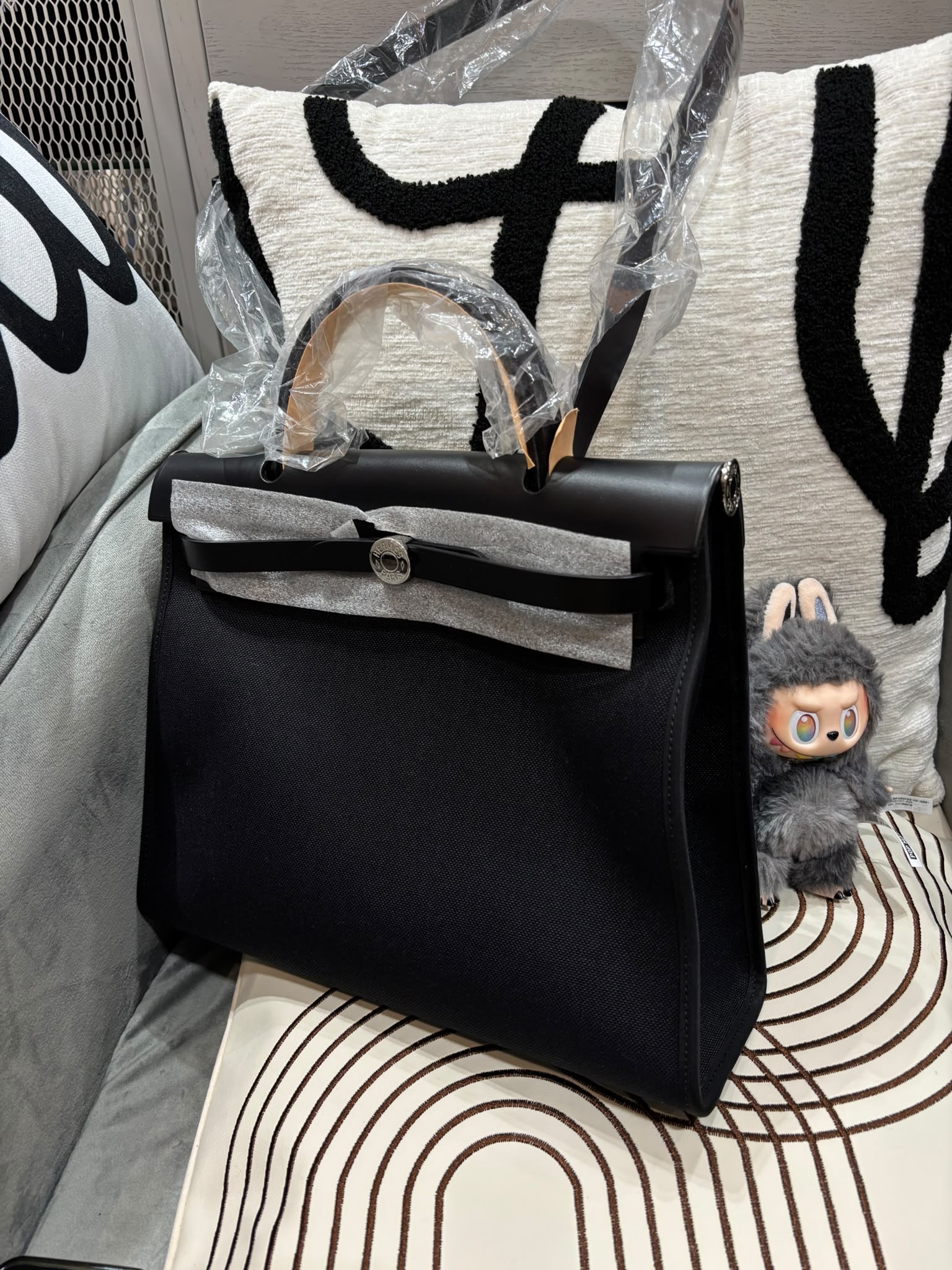 全新 Hermes herbag 31,黑銀，STAMP T 100%Authentic, 全新未使用品 ✅收據副本✅key lock✅塵袋✅box