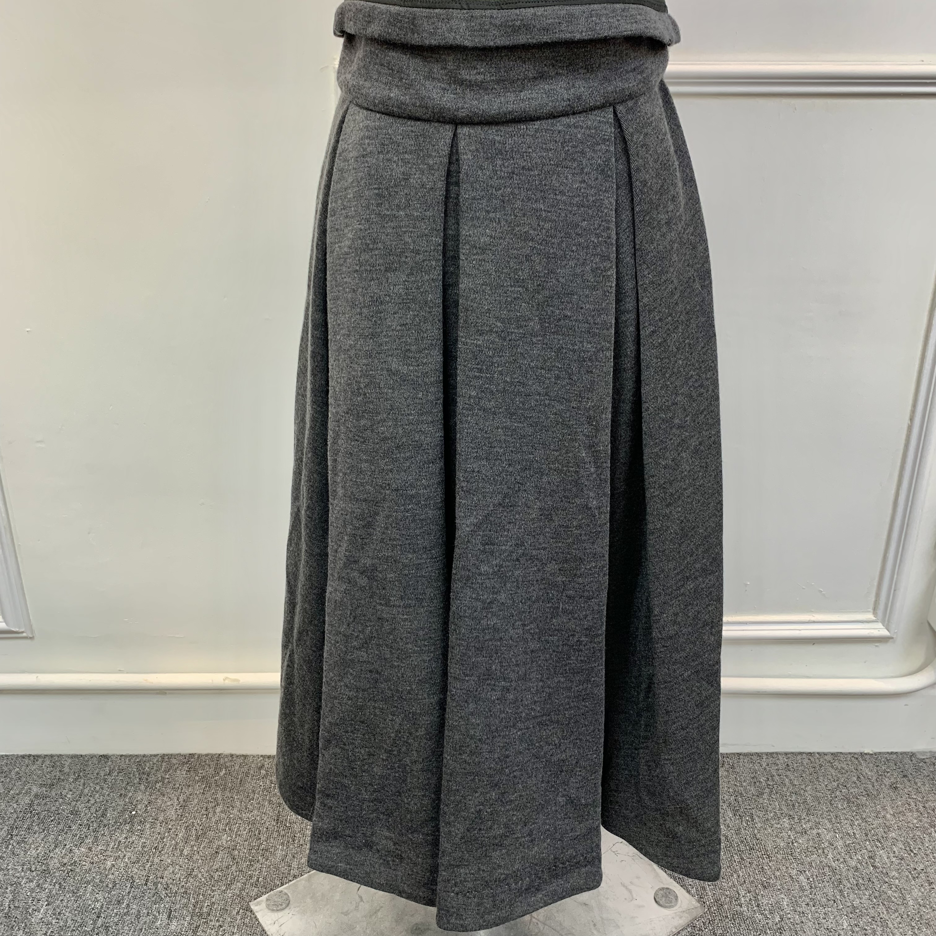 ‼️中古百搭款‼️Louis Vuitton 👑灰色羊毛長裙 🩶🩶