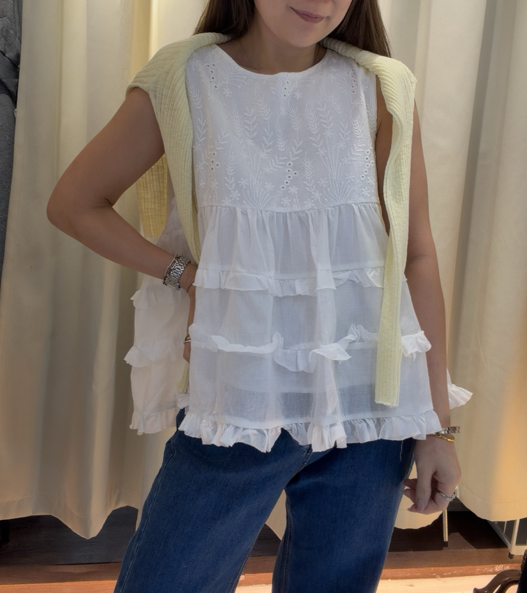 重工層次感白色荷葉邊背心