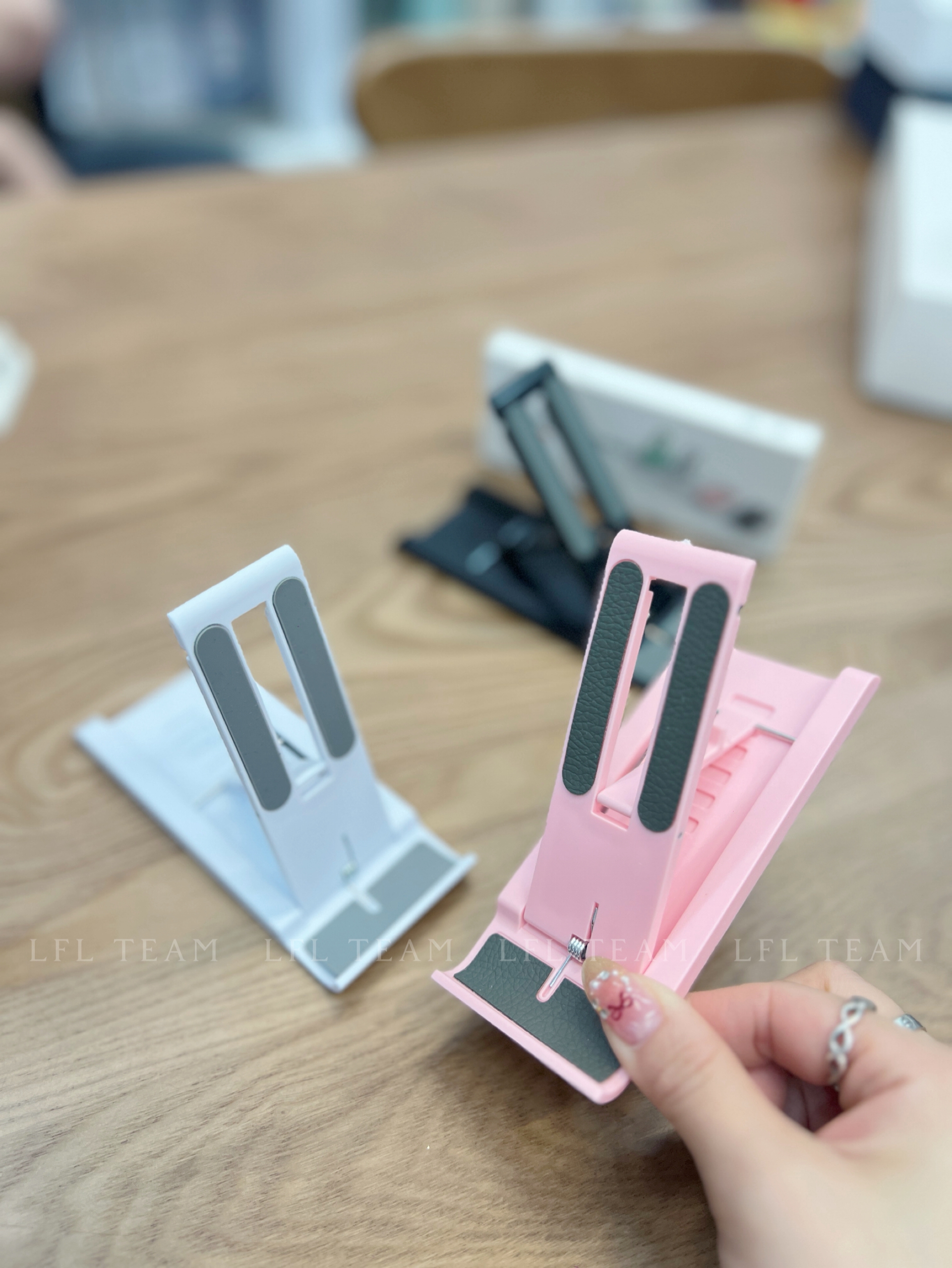 P887 便携手机支架(3个一组-颜色随机)