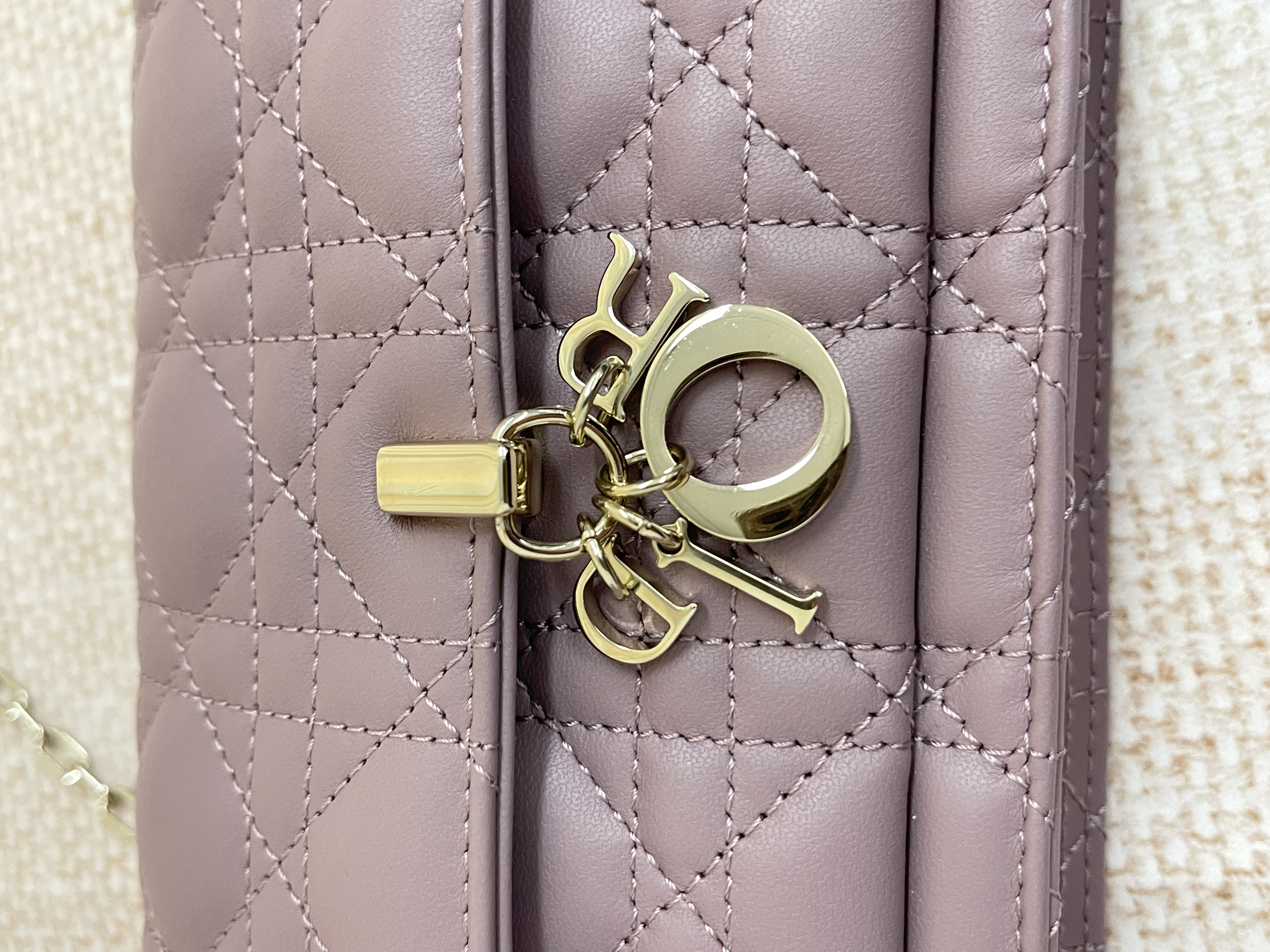 Pre-owned Dior Lady Dior Chain Pouch/ Product Code: 26042404