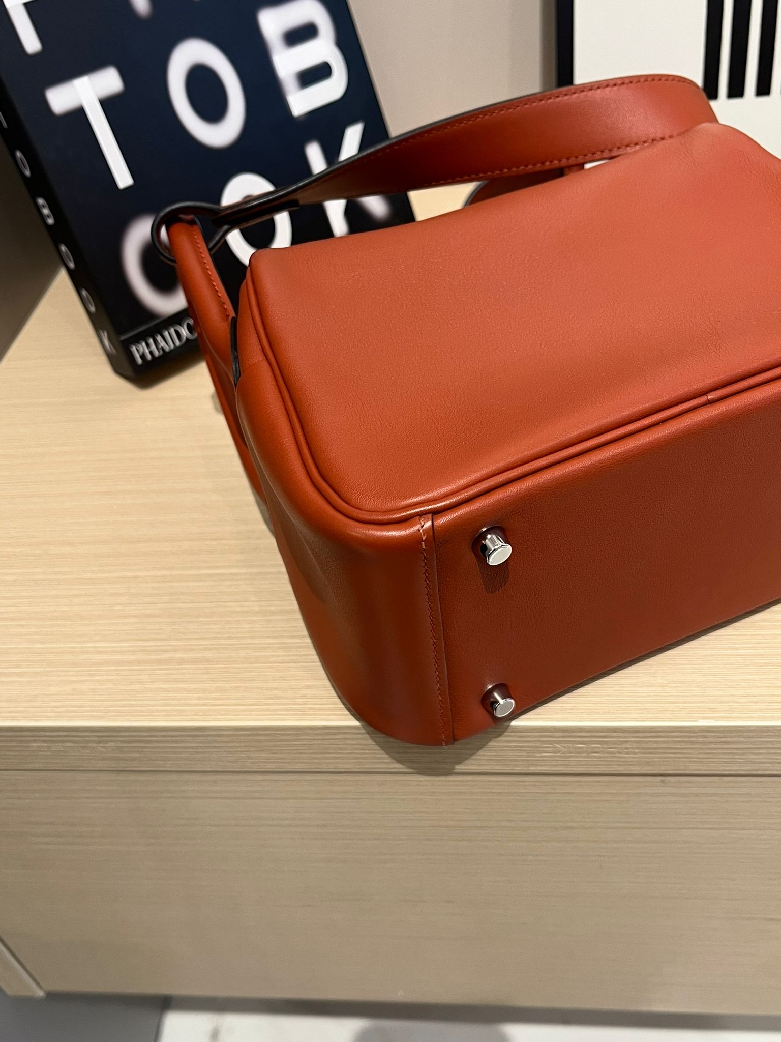 未使用品 Hermes mini Lindy, 6C 古銅色,STAMP U  100%Authentic ,99%New unused ✅塵袋✅box