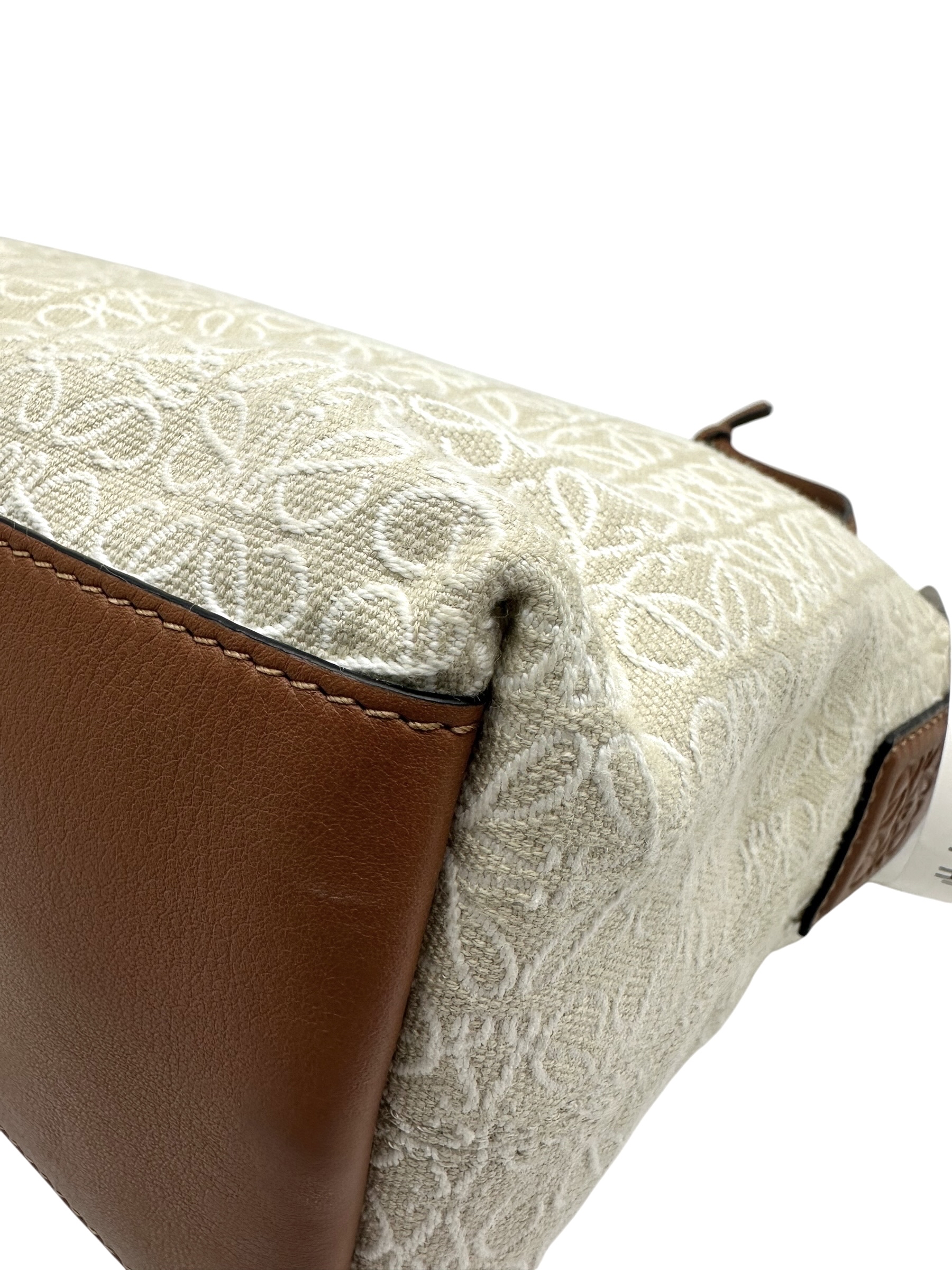 Pre-owned Loewe Cubi Anagram / Product Code: 061918