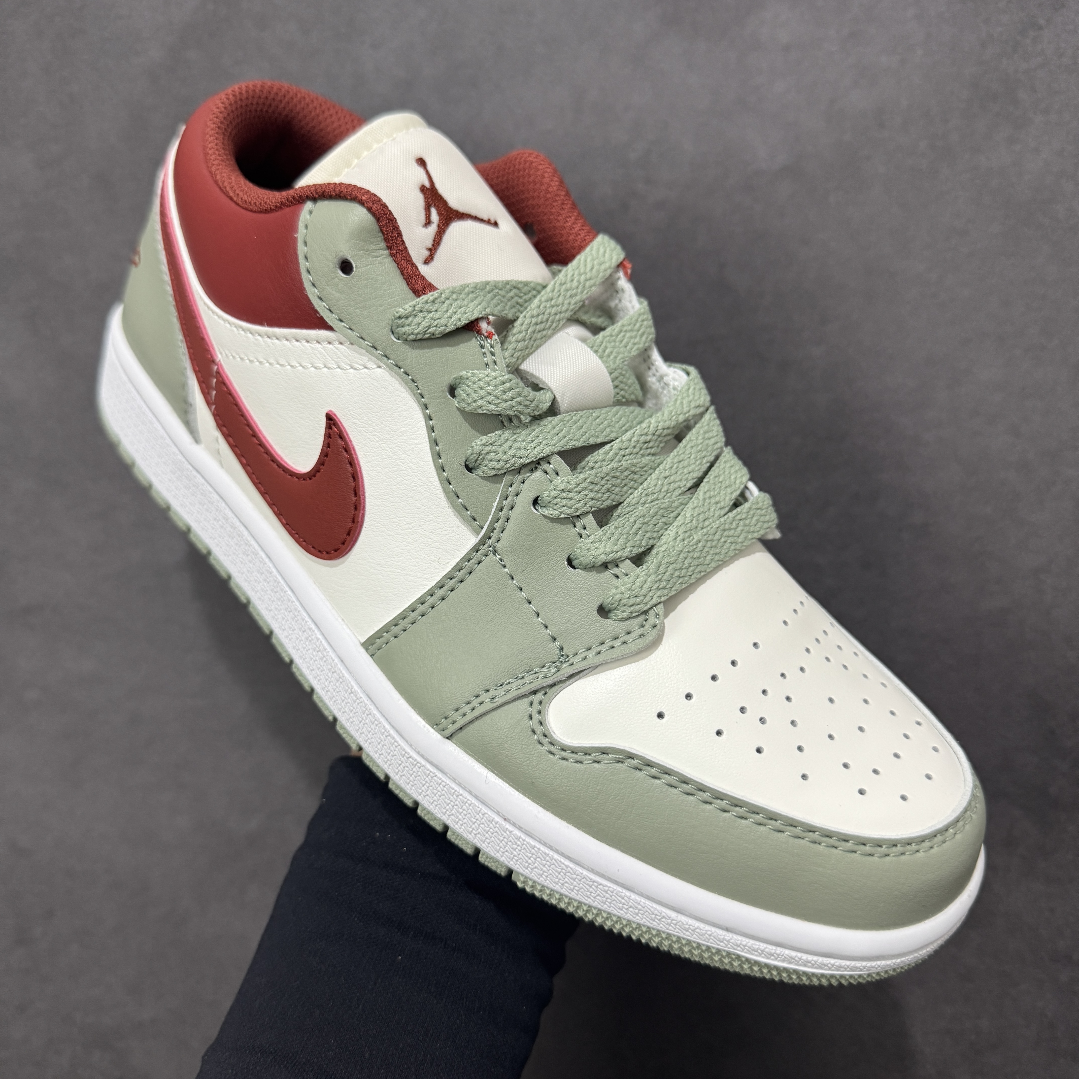 Air Jordan 1 Low 553558-133