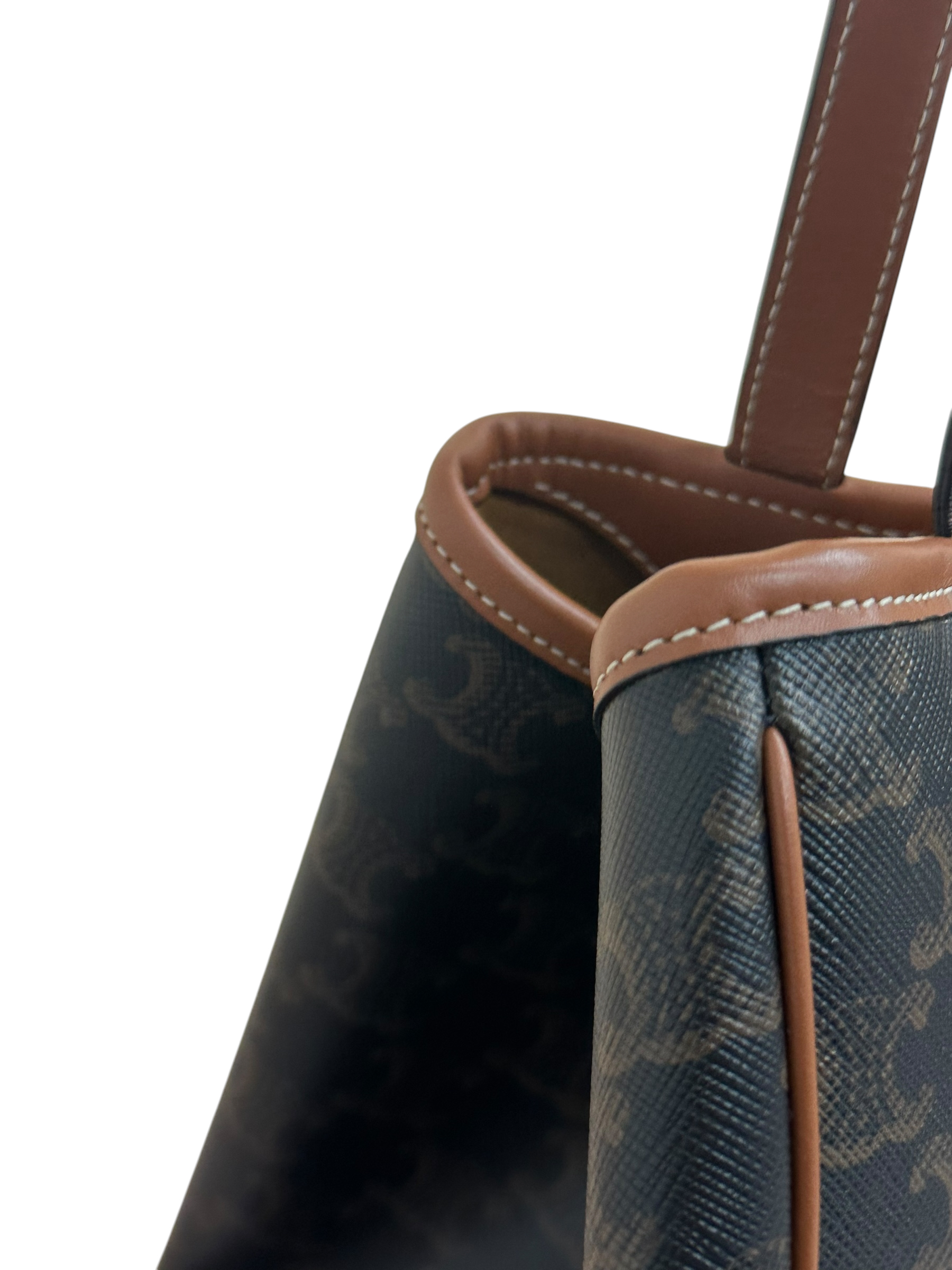 Pre-Owned CELINE Triomphe / Product Code: 26051016