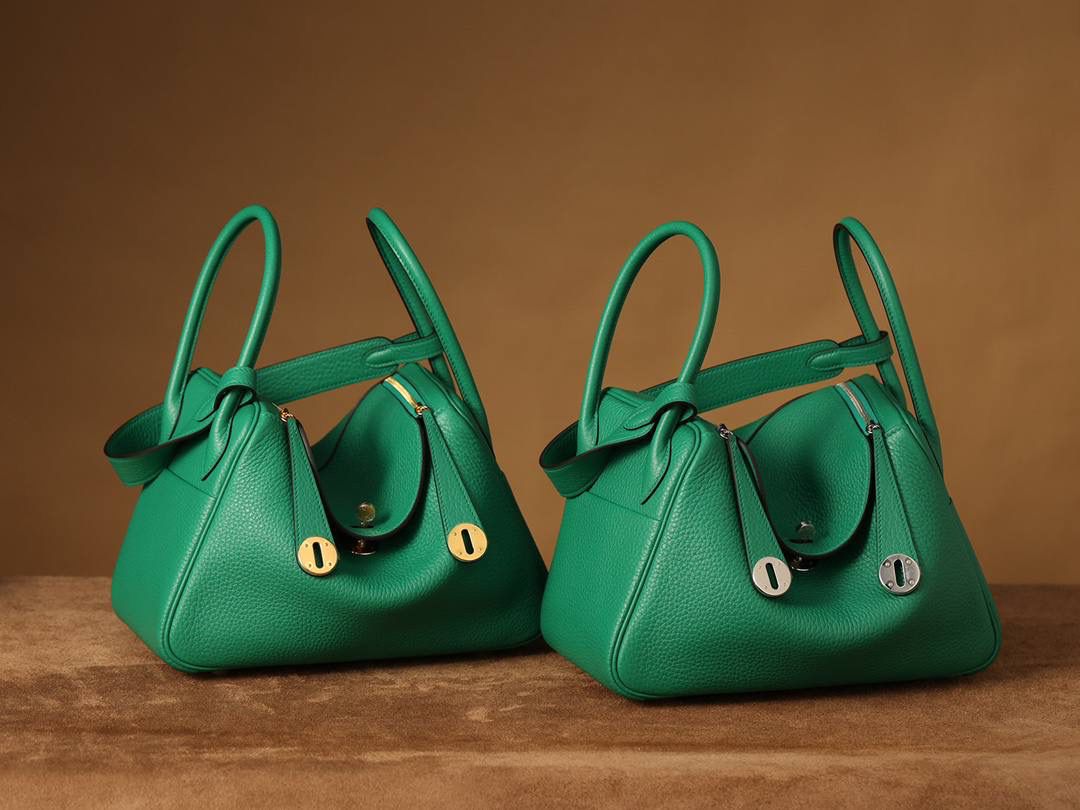 Hermes 爱马仕 Lindy mini、26cm 丝绒绿金银扣💕 组合图 对比图🤟🏻 尺寸：19*12.5*9cm 尺寸：26*18*14 cm