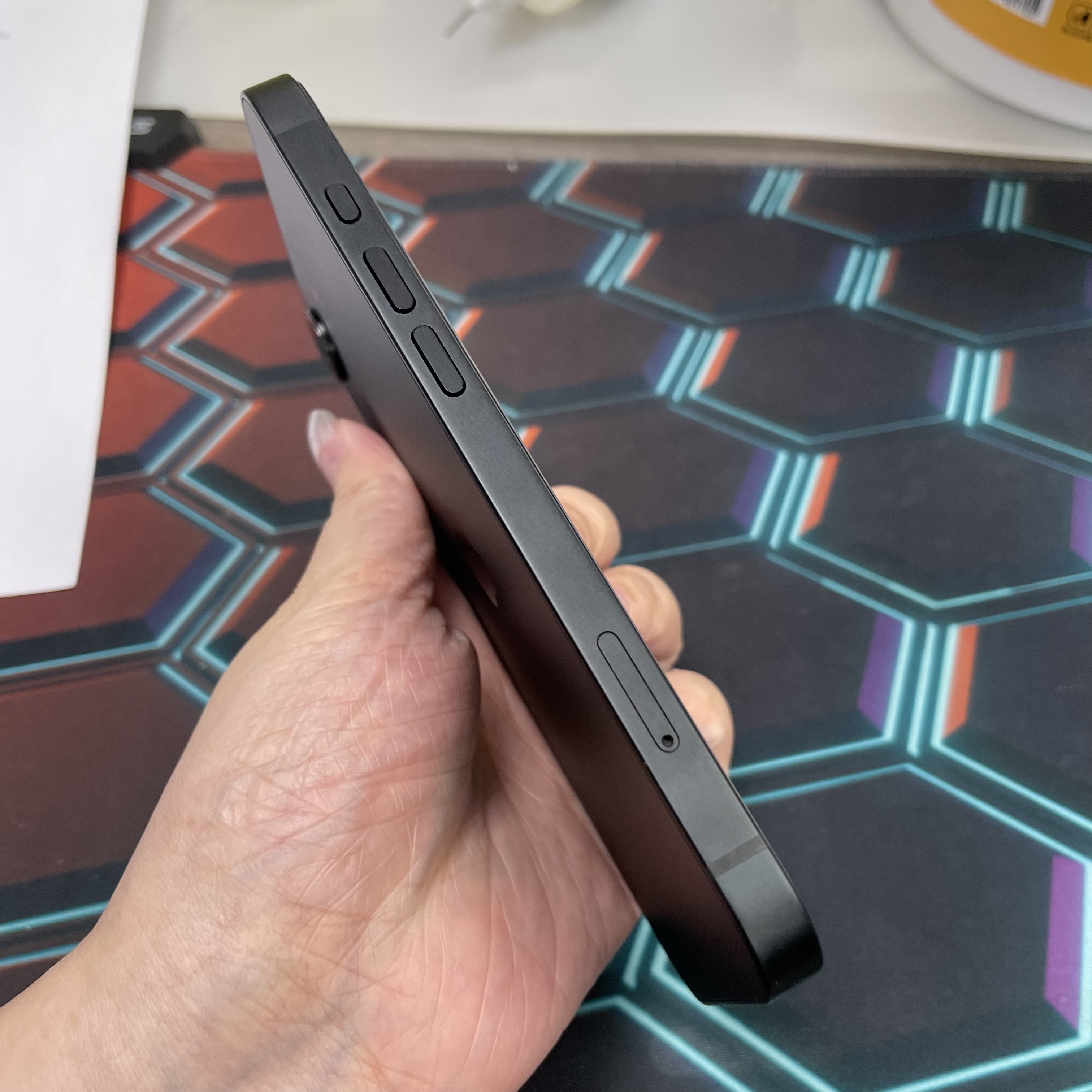 *7527 17e 未使用品 256GB 電100 黑色 black