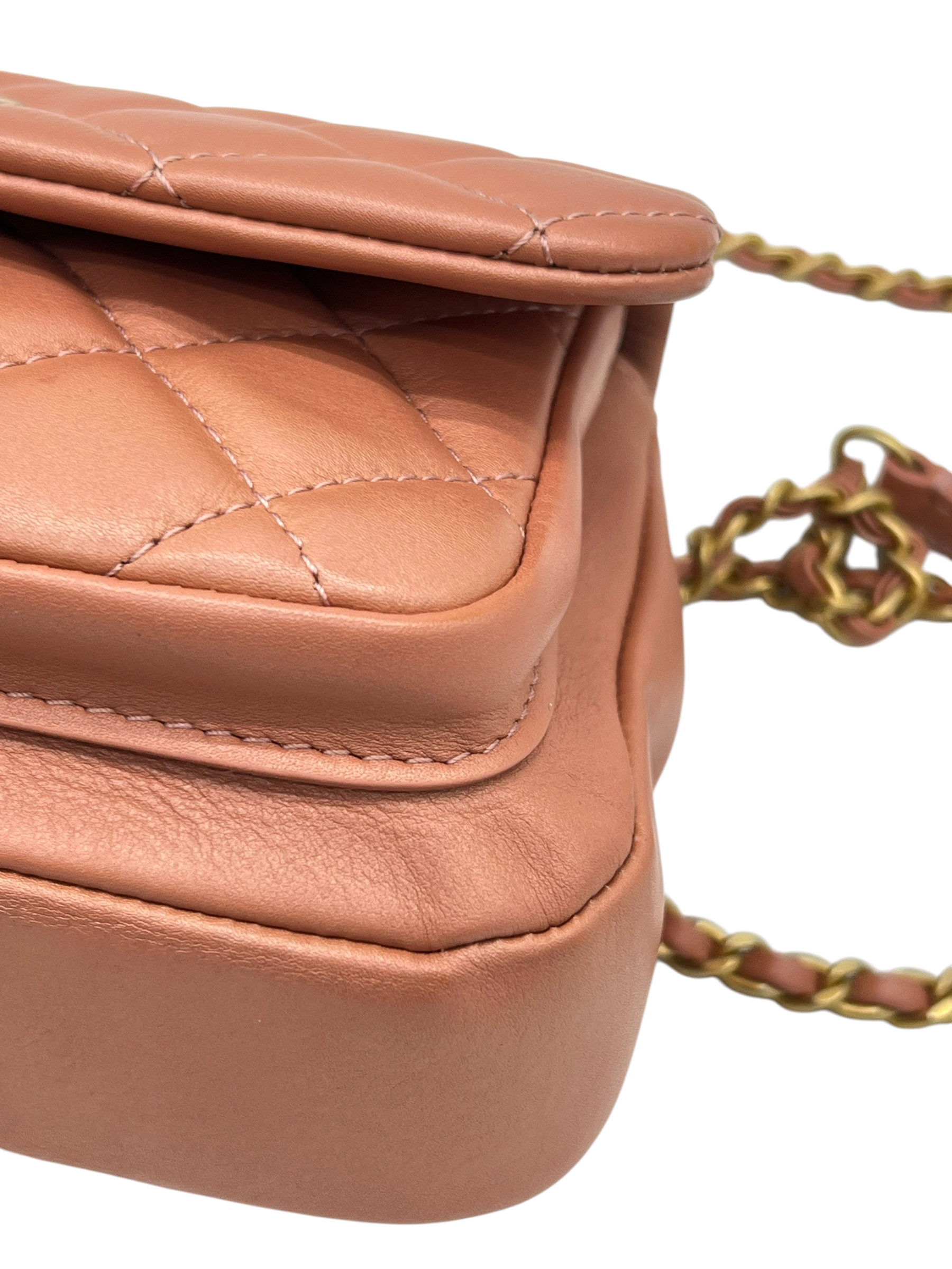 Pre-Owned CHANEL Flap Bag / Product Code: 26052806