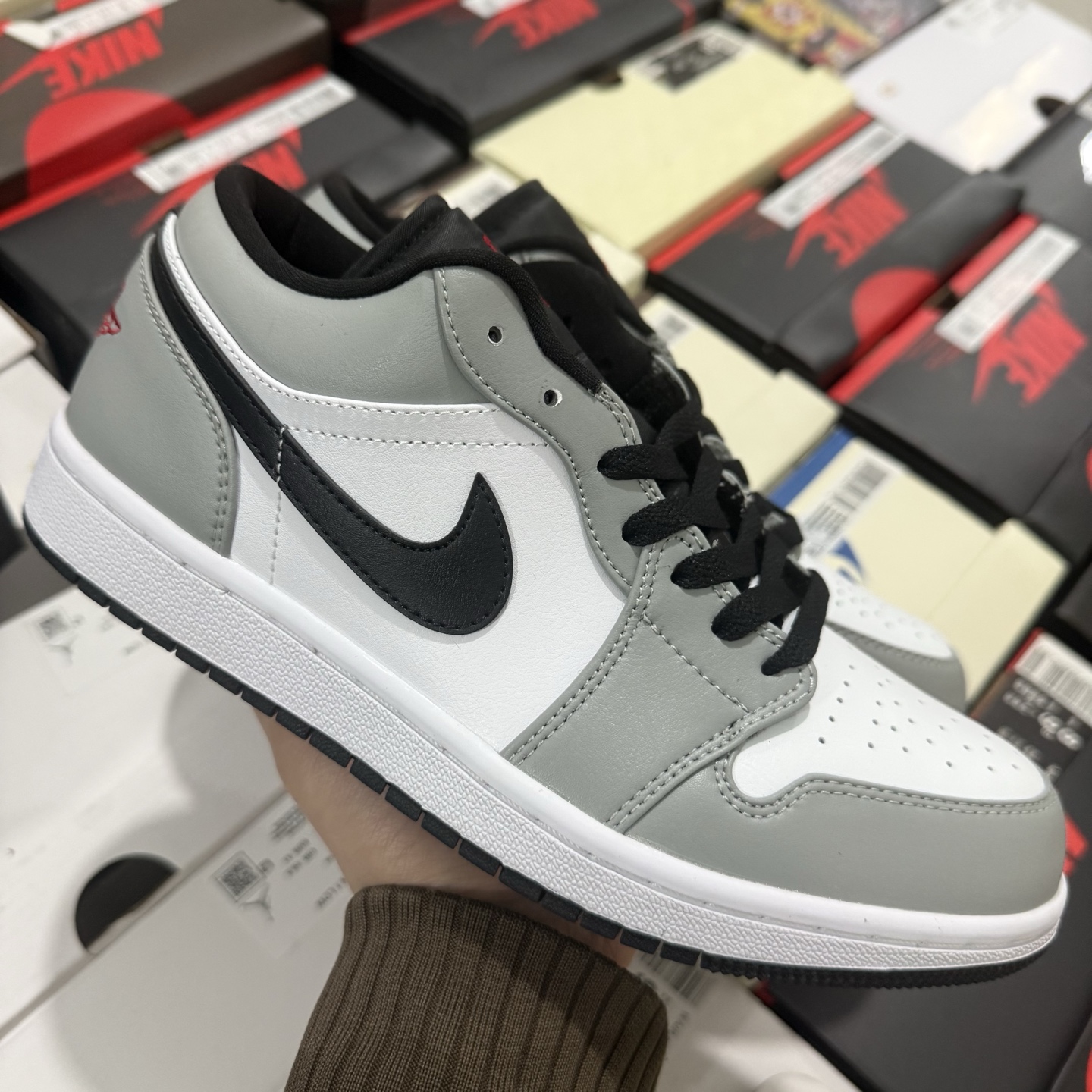 Nike Jordan Air Jordan 1 Low "Light Smoke Grey" 553558-030 