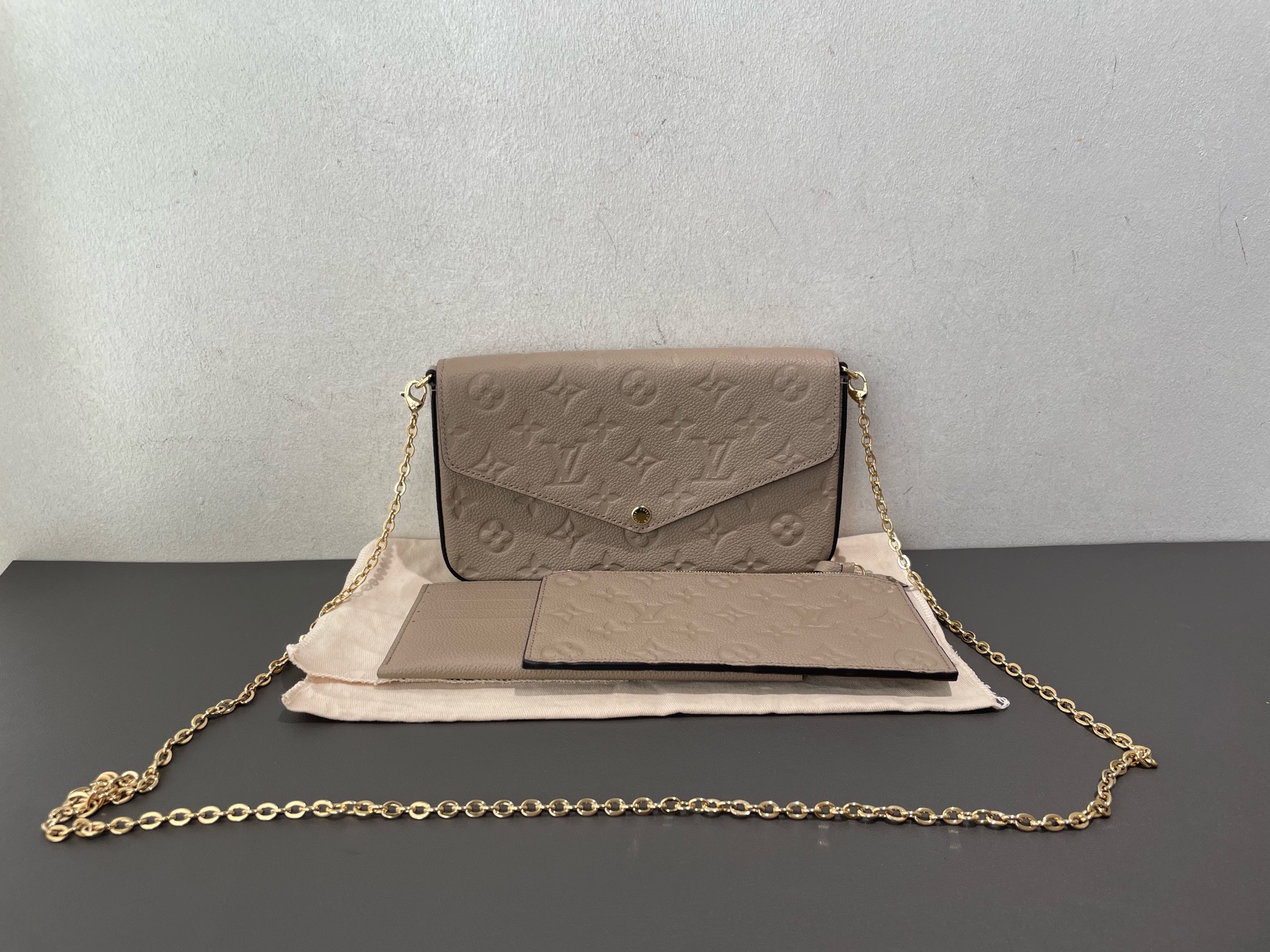 【預訂貨品】LV 全皮灰色 三合一woc