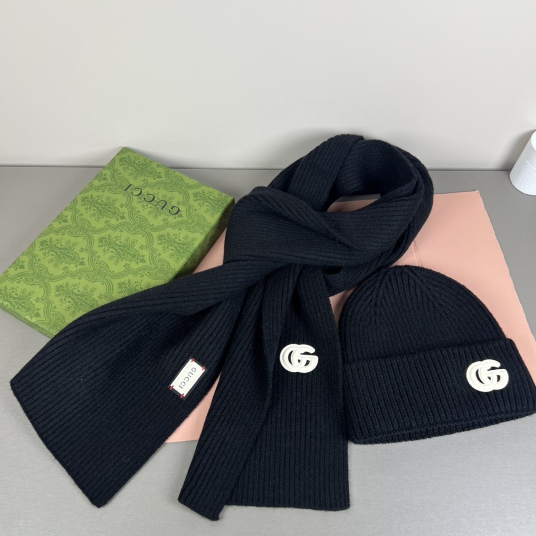 【原單】GUCCI 飾貼飾山羊絨冷帽頸巾套裝