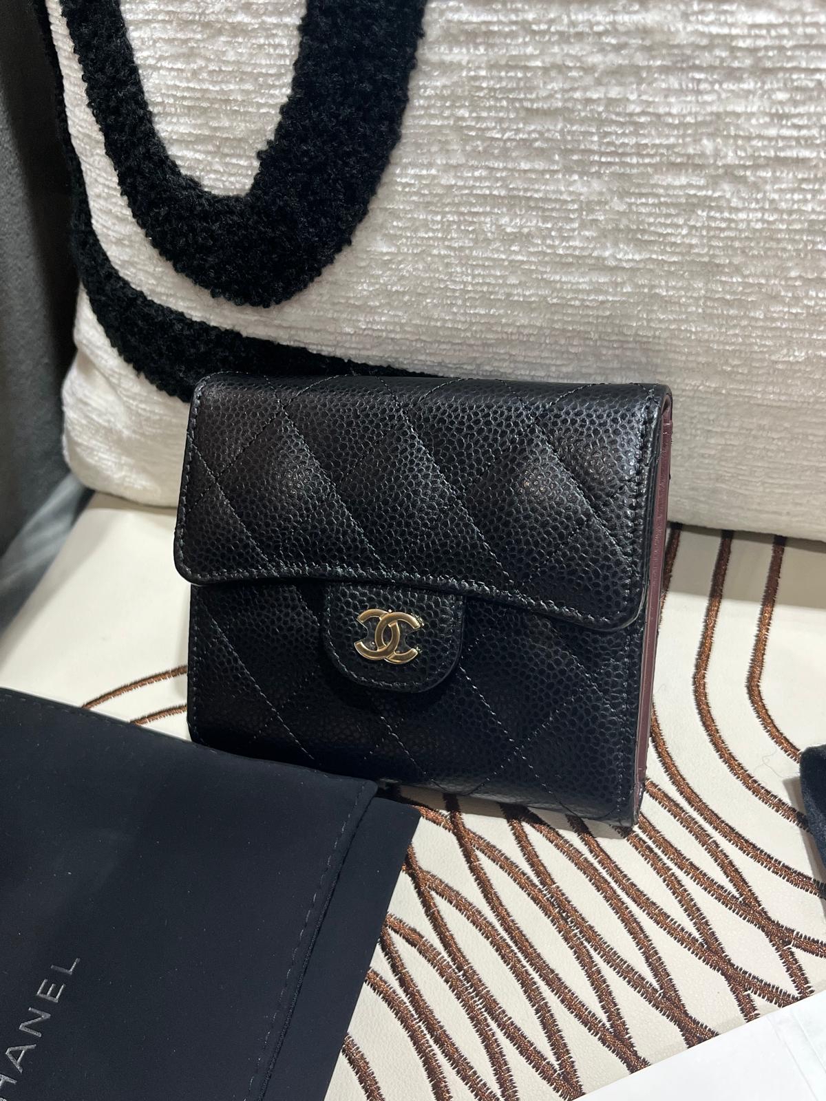 全新 Chanel Classic Flap Wallet 黑色魚子醬牛皮金扣 100%Authentic, Brand New 全新 ✅收據✅晶片✅Dust Bao✅Box