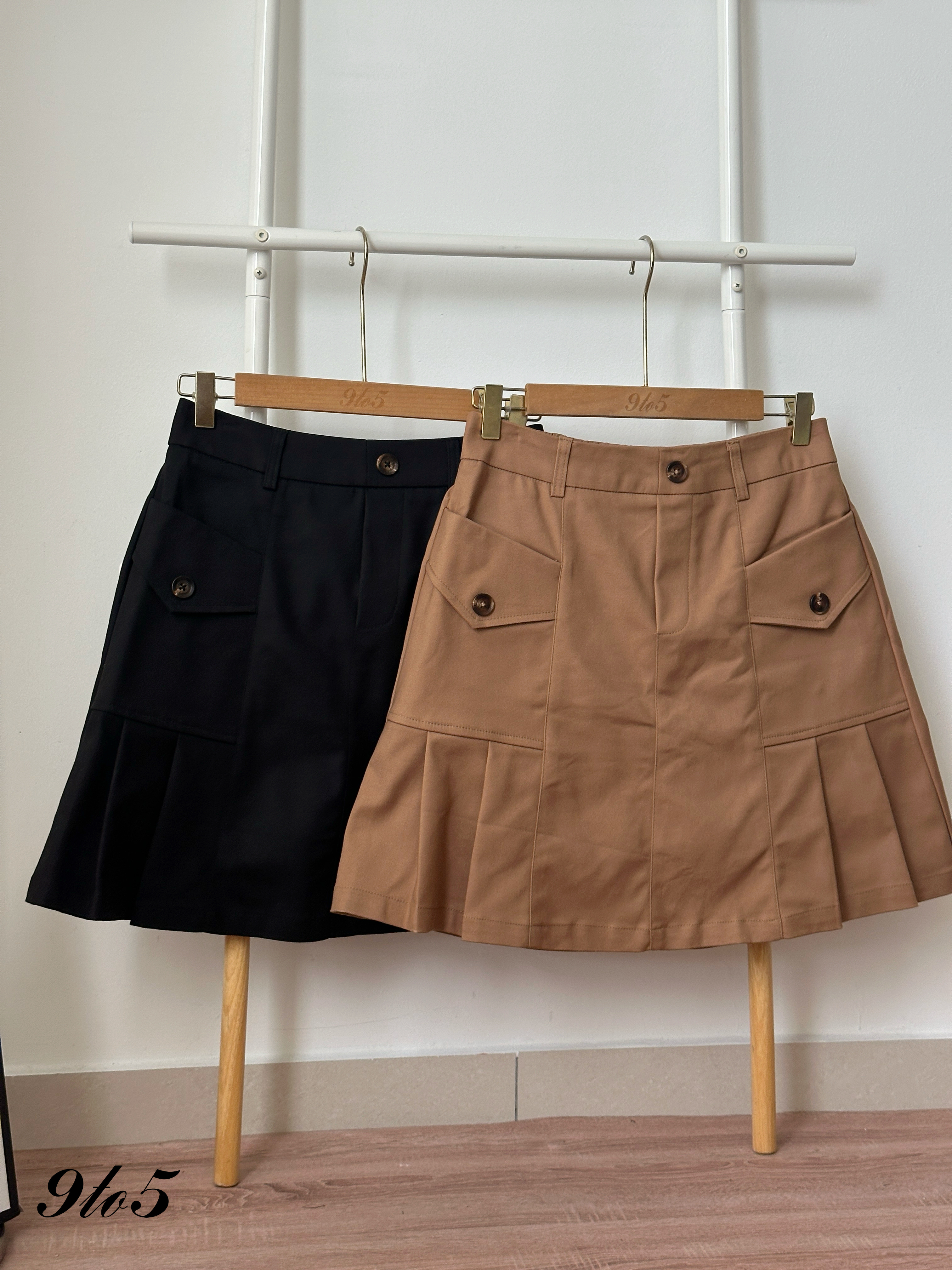 S1981 Midi Pleated Skirt - Black & Brown