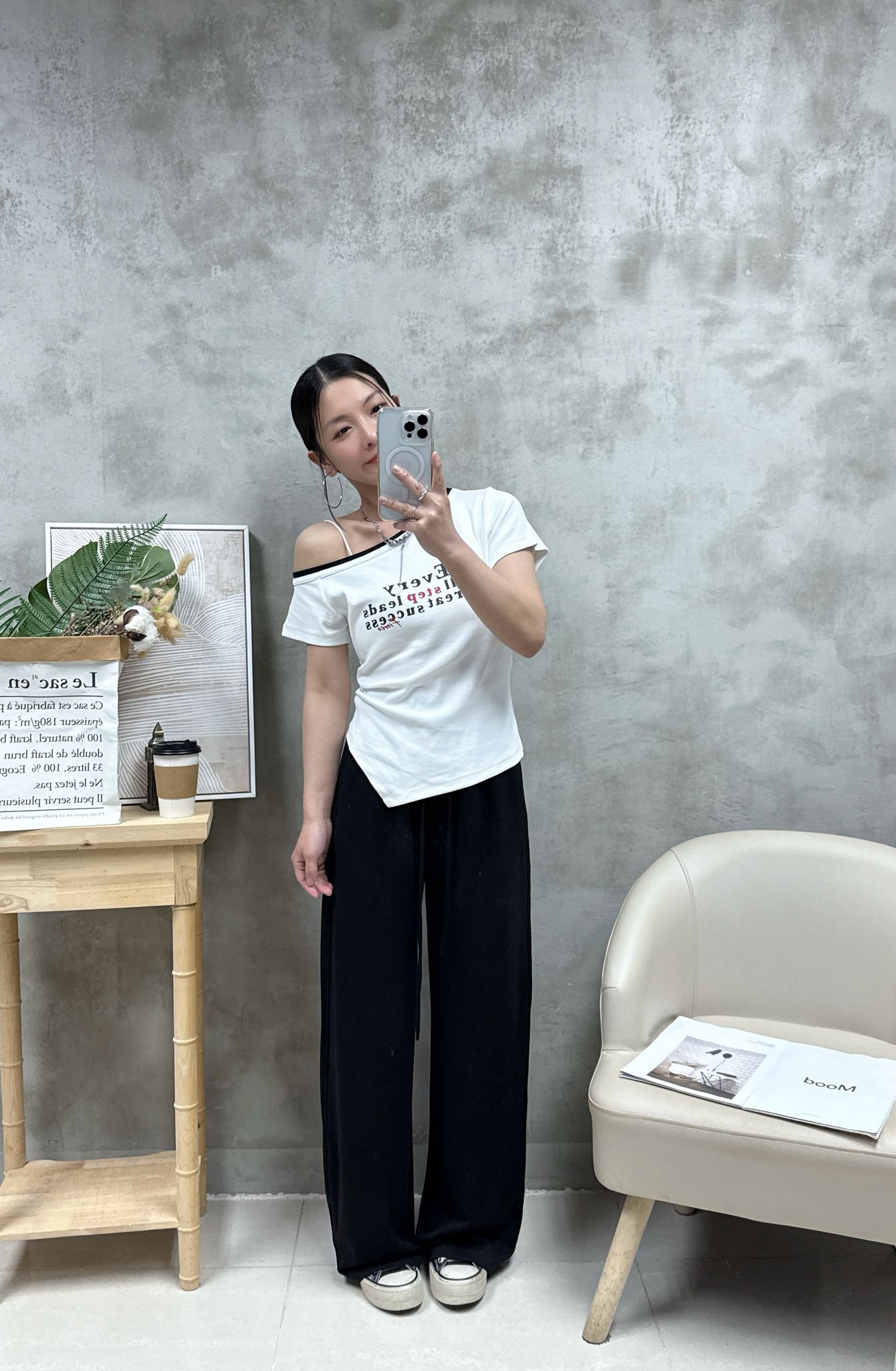 B05 拼色領斜腳英文字Top