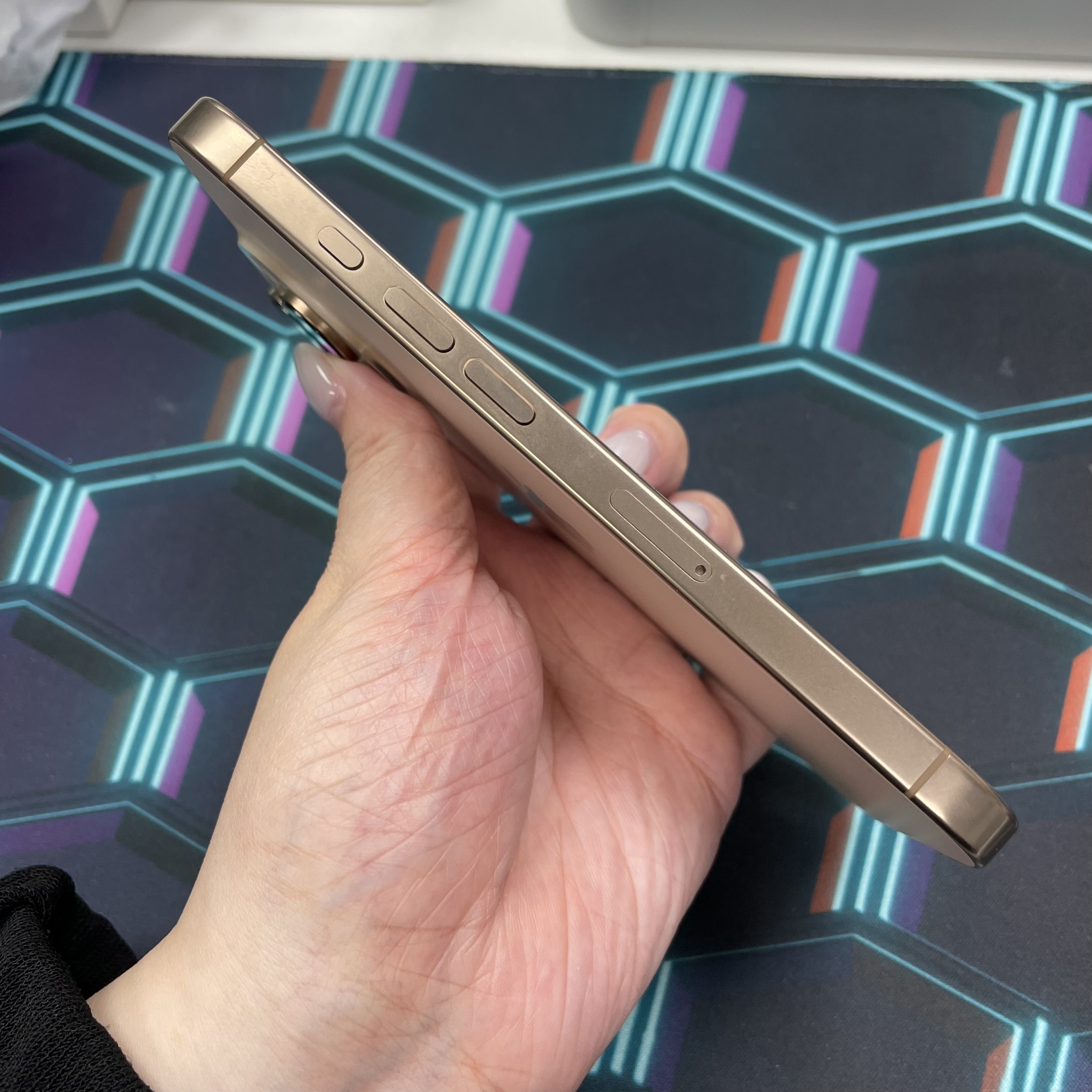 *6619 16 Pro 靚機 256GB 電91 沙色 gold