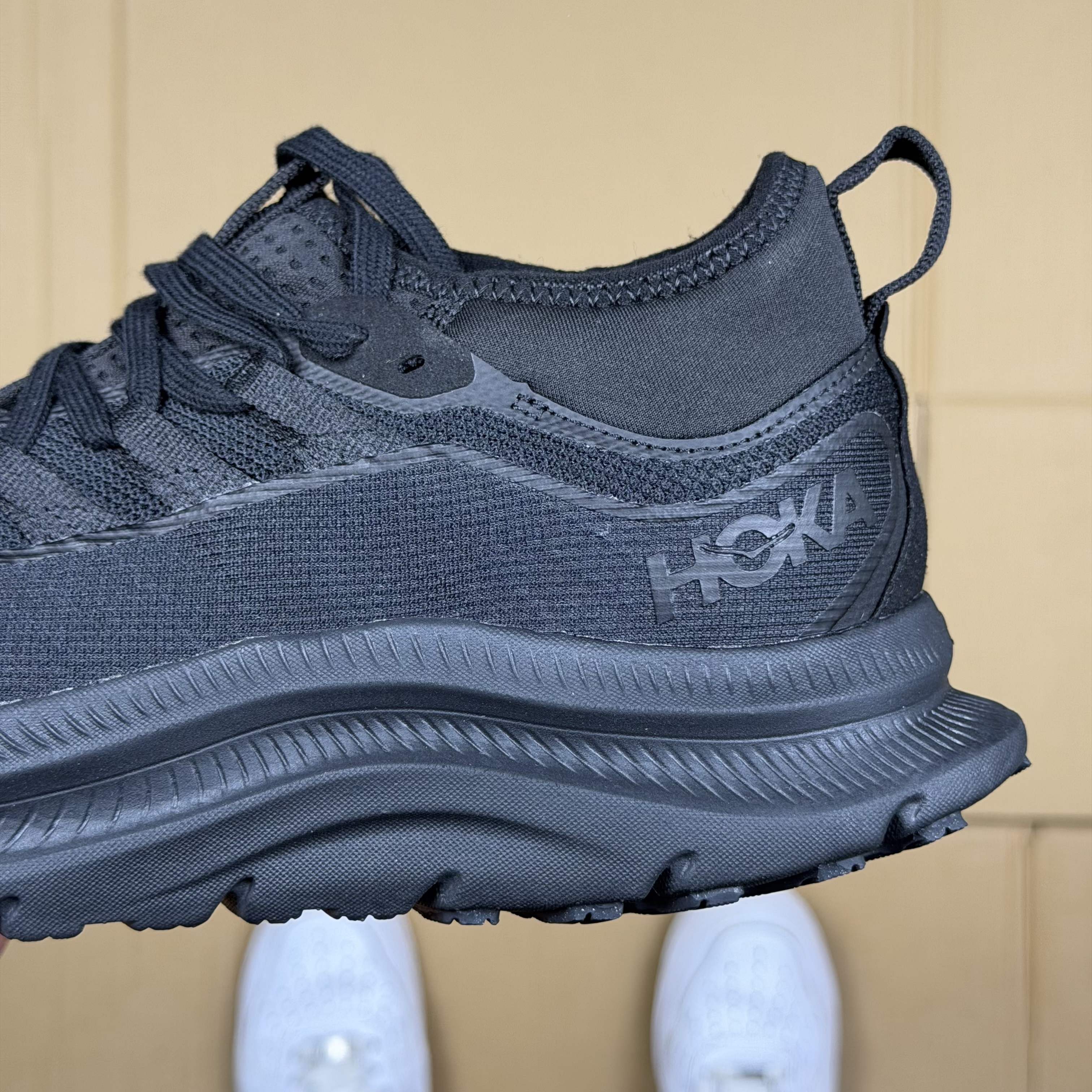Hoka One One Kawana Mid