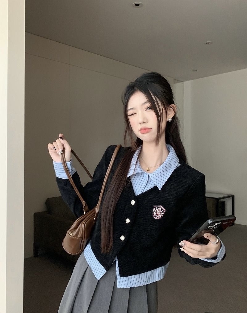 校园风假两件式 有领衬衫