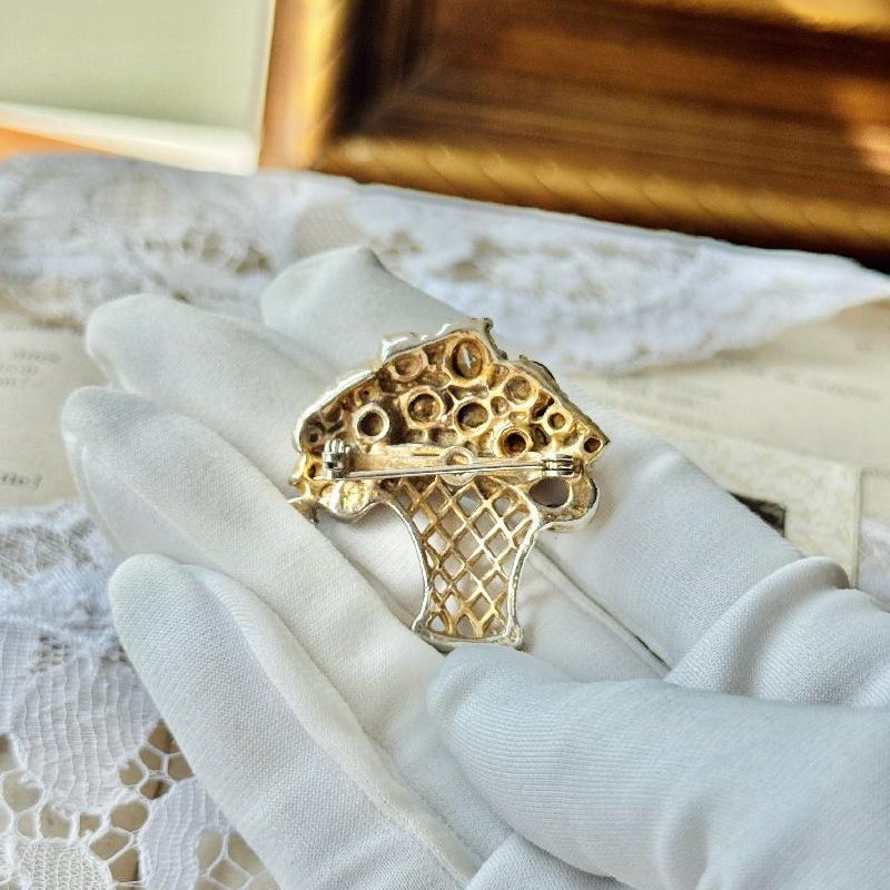 Vintage Colourful Rhinestone Flower Basket Brooch (MT2367)