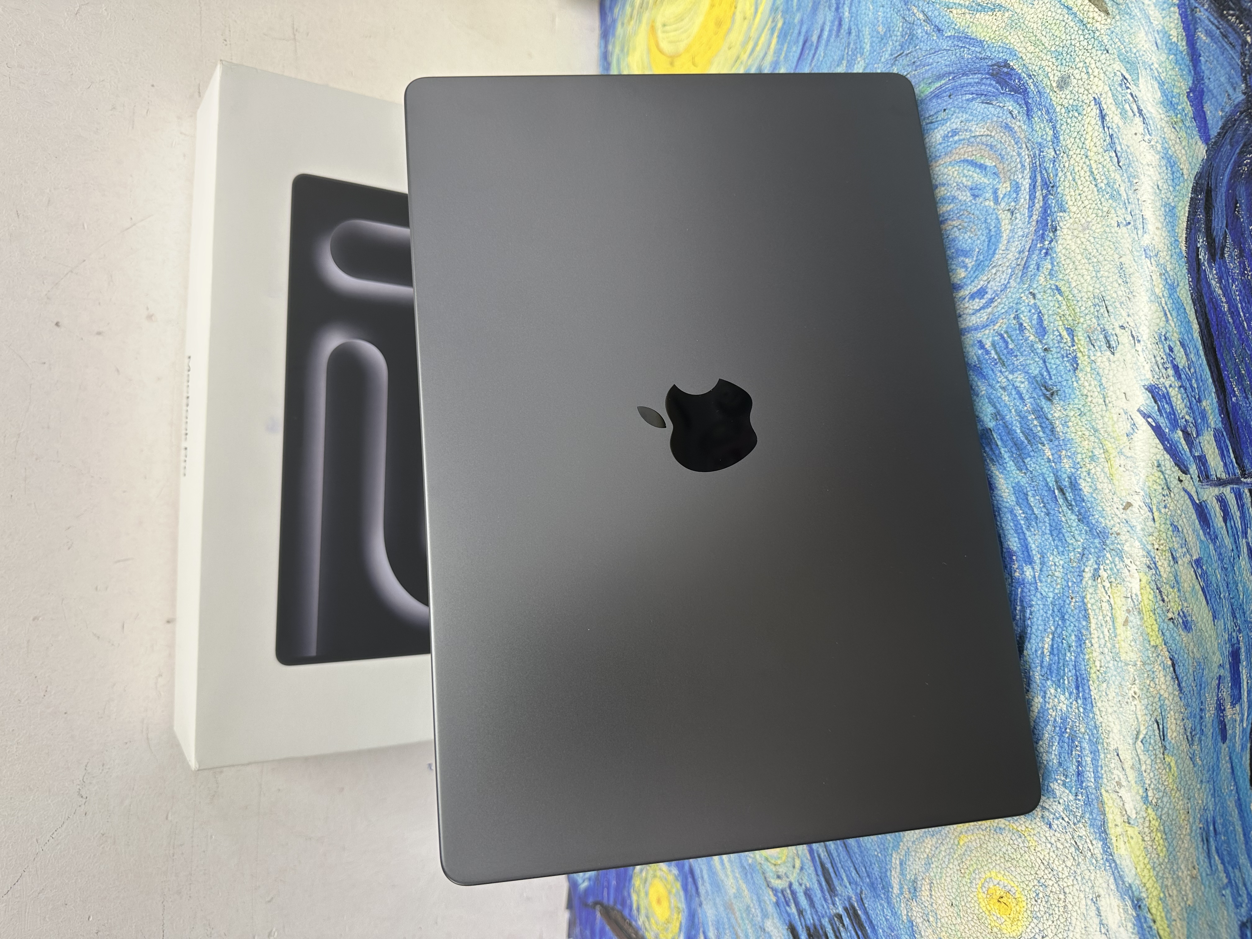 #6039 全新質素APPLE  MacBook Pro M5 2025 M5 CPU/16GB Ram/512GB SSD/10核心GPU/Liquid Retina XDR Mon/14吋/黑色/Gaming Laptop / Notebook / brand new / Netflix /Movie / MacbookPro / Pro M5/ Apple Care