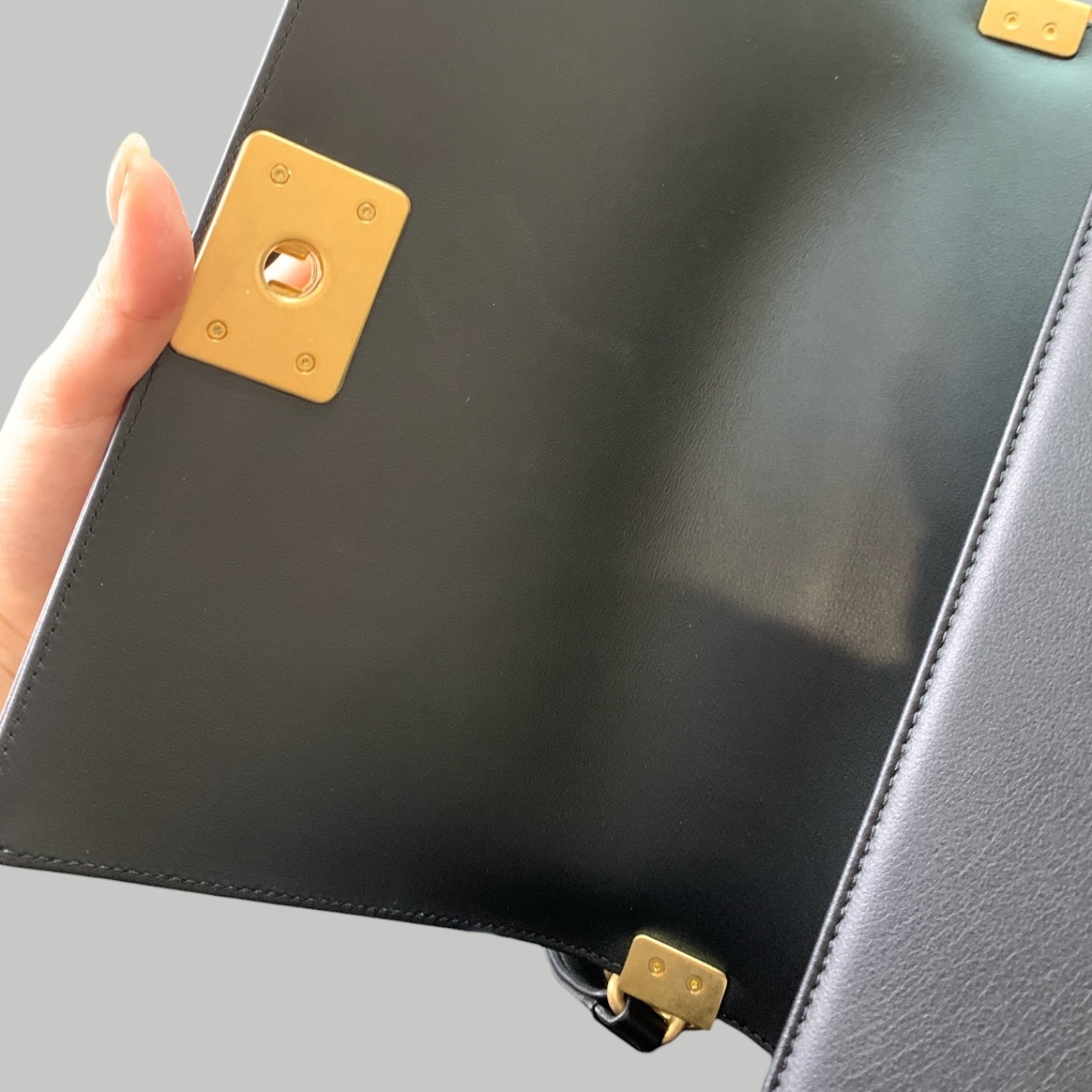 Chanel 小牛皮Leboy medium金扣