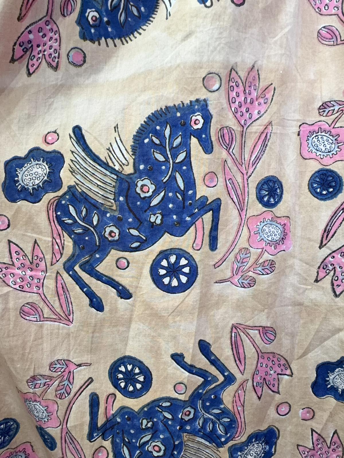2179 Nude Pink with Watercolour Horse SL OP 44"